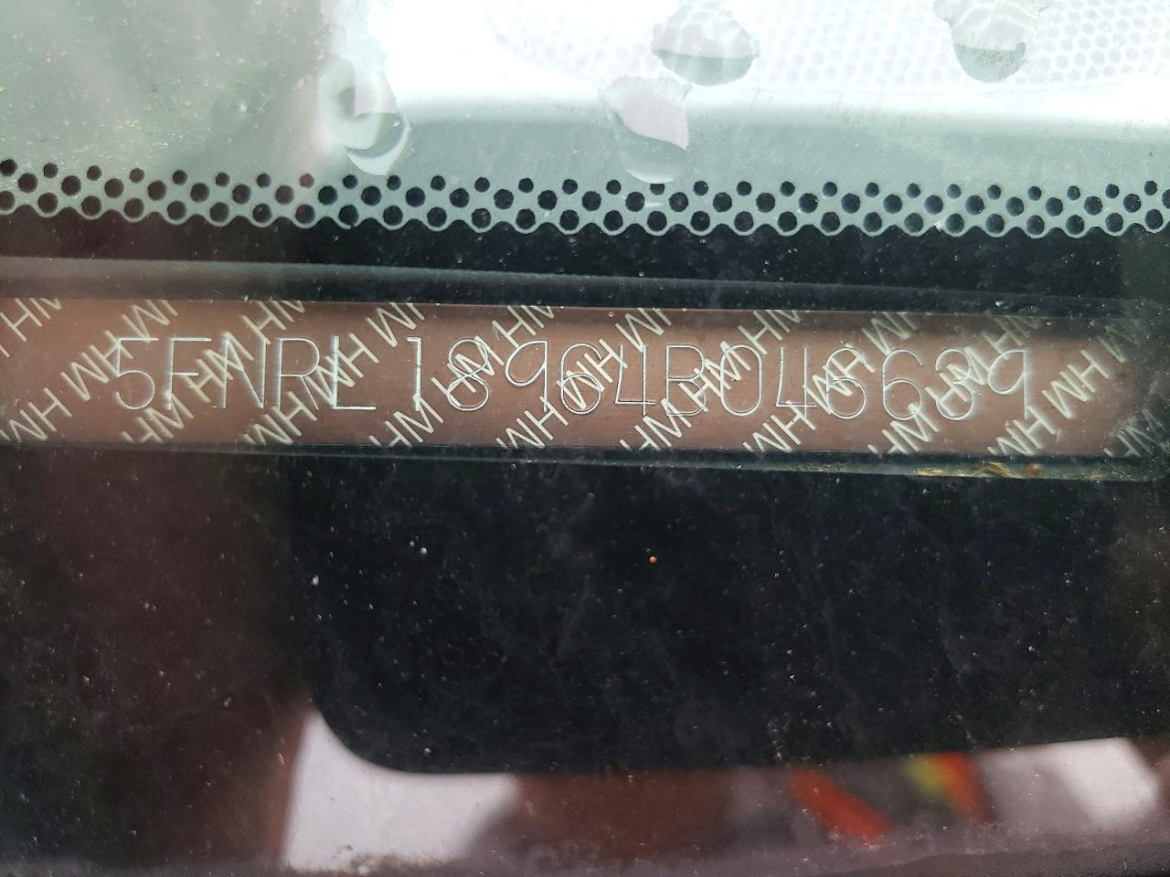 2004 Honda Odyssey Silver vin: 5FNRL18964B046639