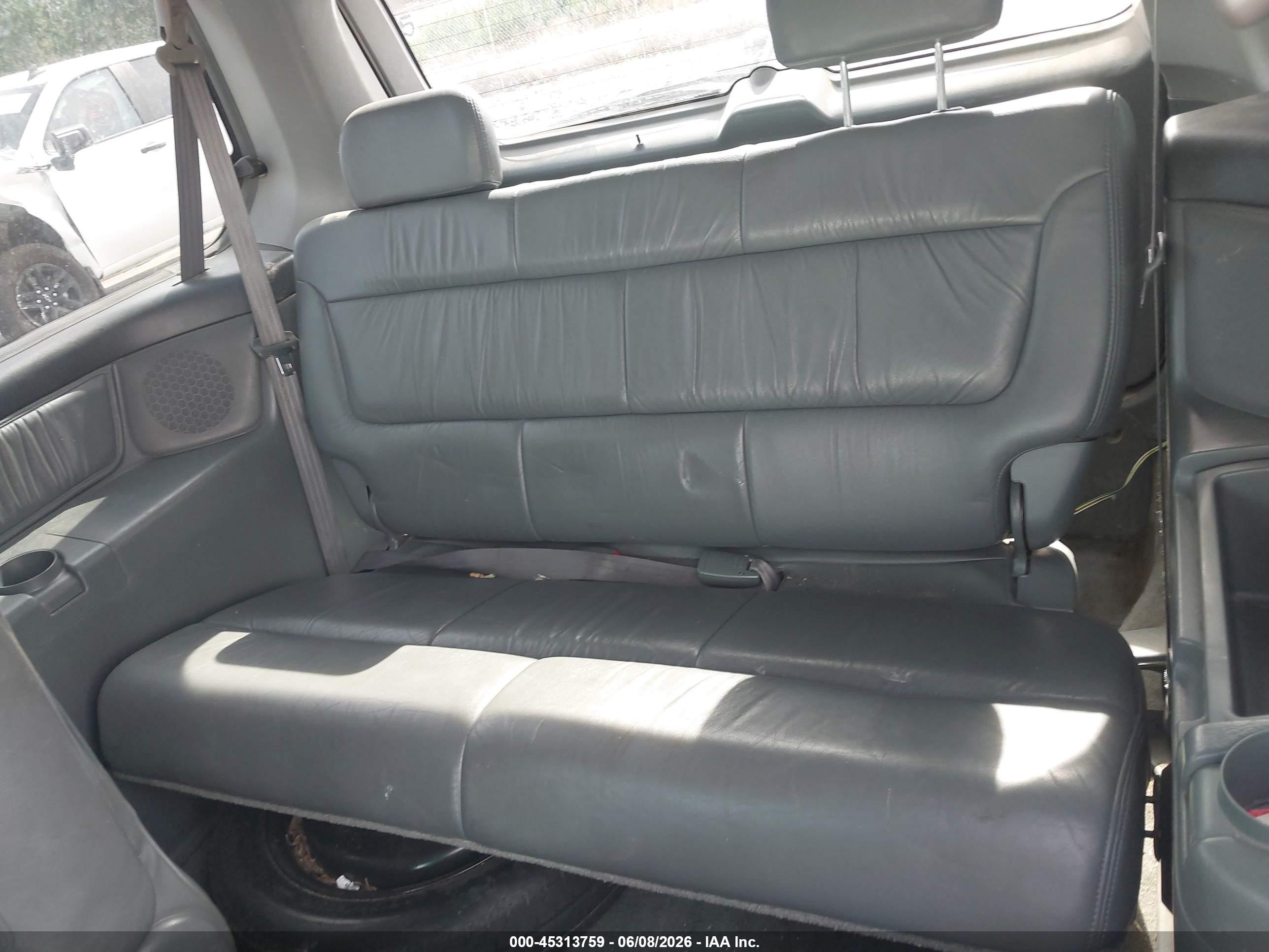 2004 Honda Odyssey Ex-l White vin: 5FNRL18994B092952