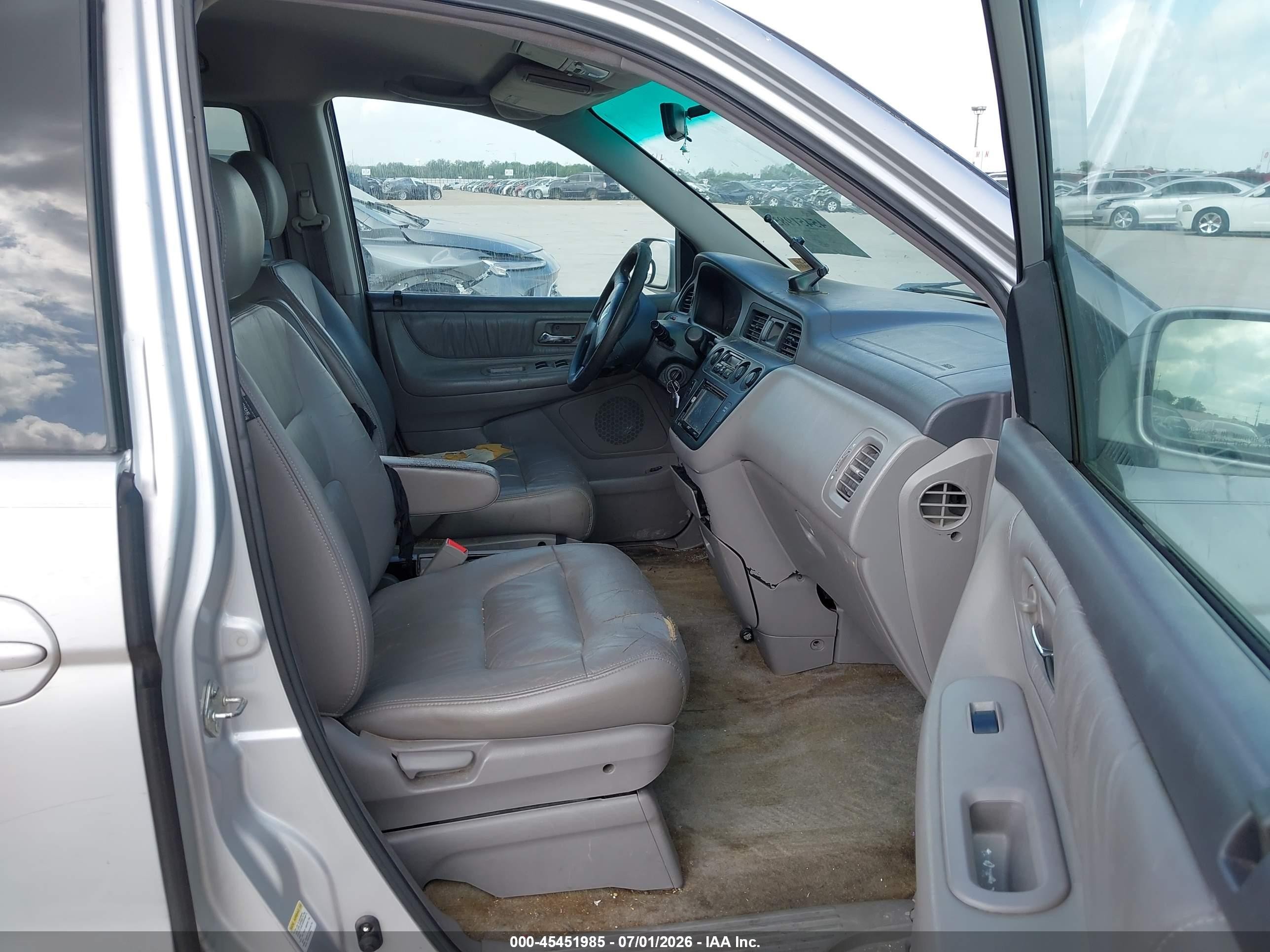 2004 Honda Odyssey Ex-l Silver vin: 5FNRL189X4B090059