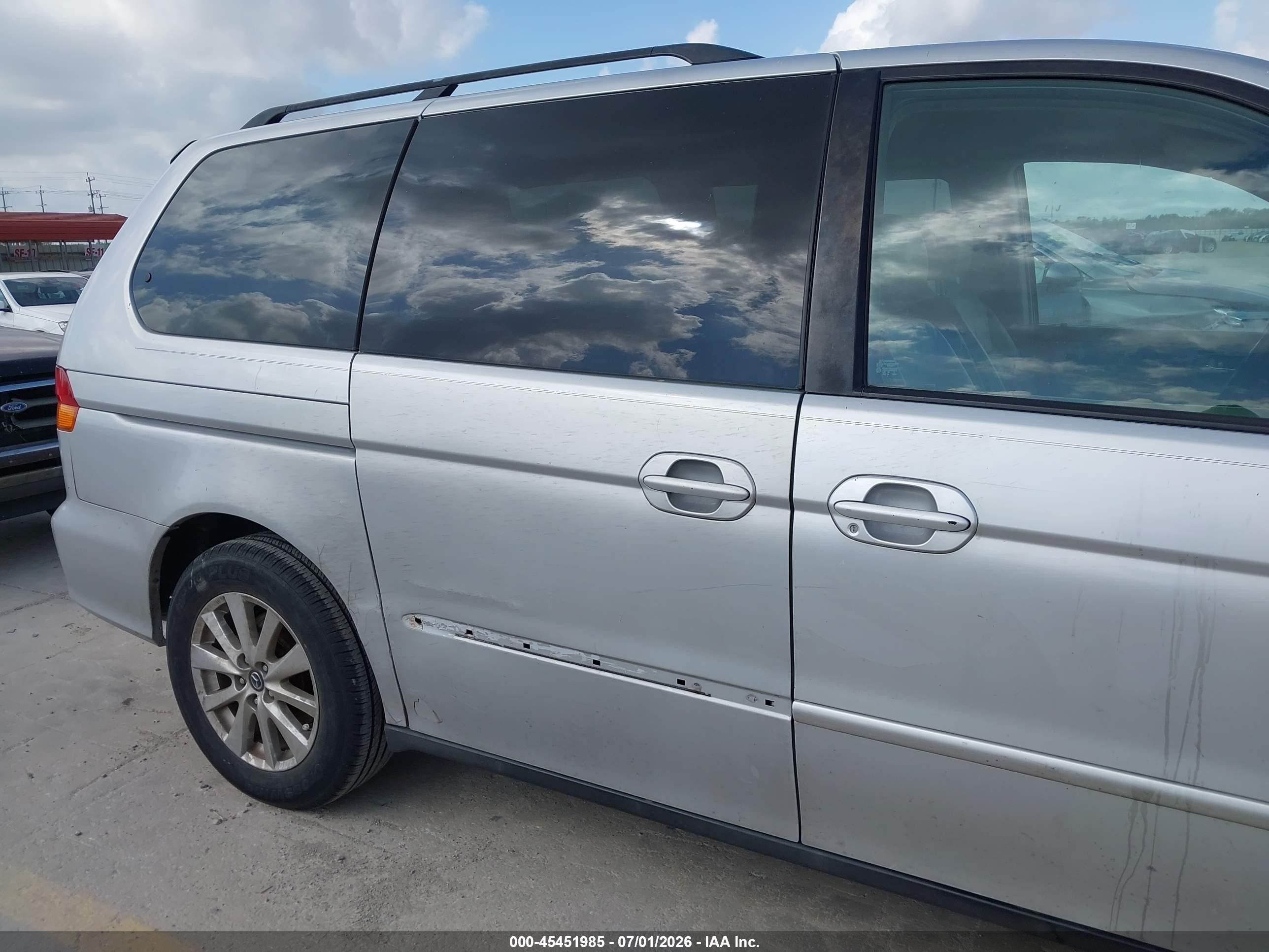 2004 Honda Odyssey Ex-l Silver vin: 5FNRL189X4B090059