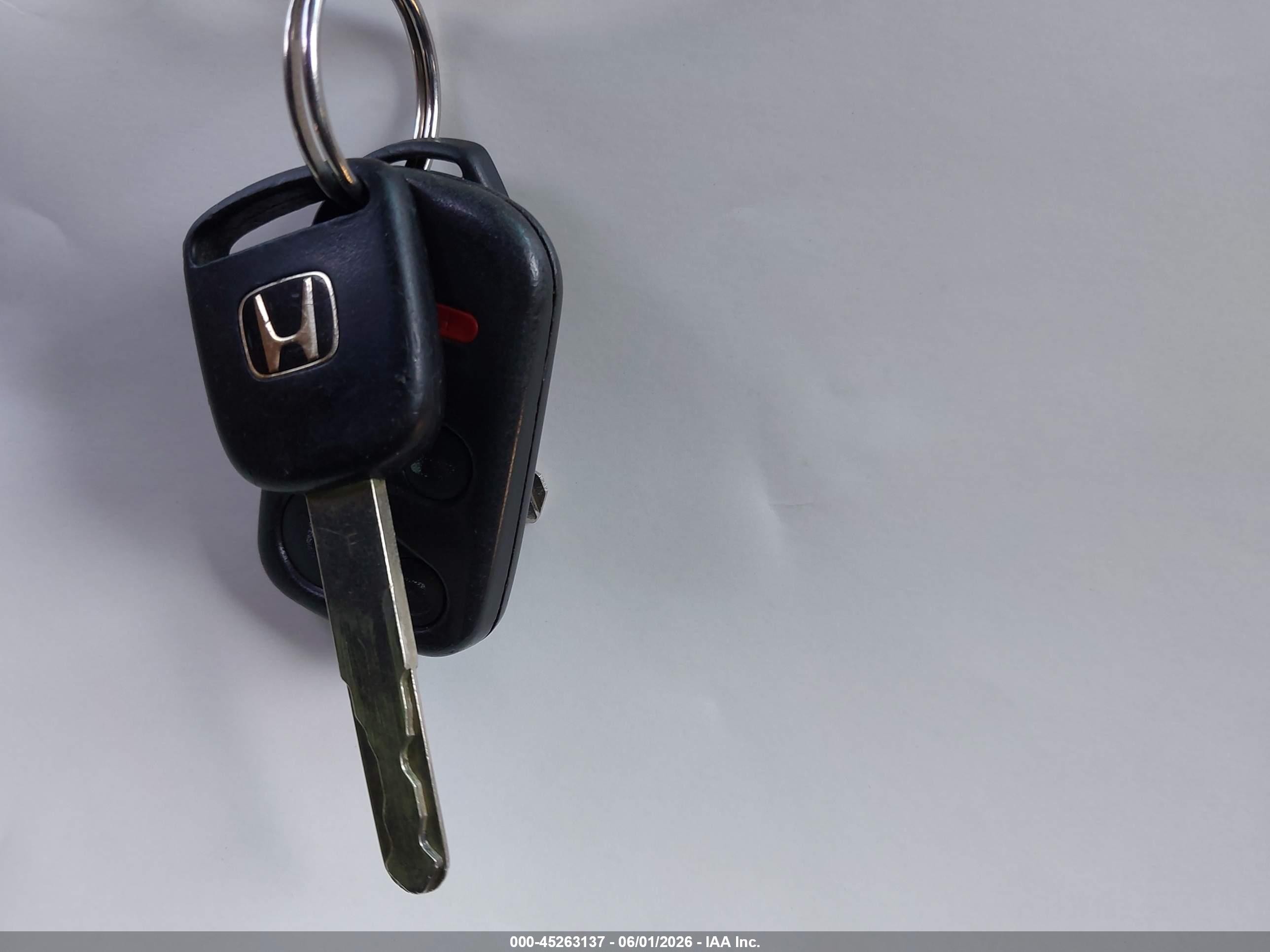 2004 Honda Odyssey Ex-l White vin: 5FNRL189X4B092944