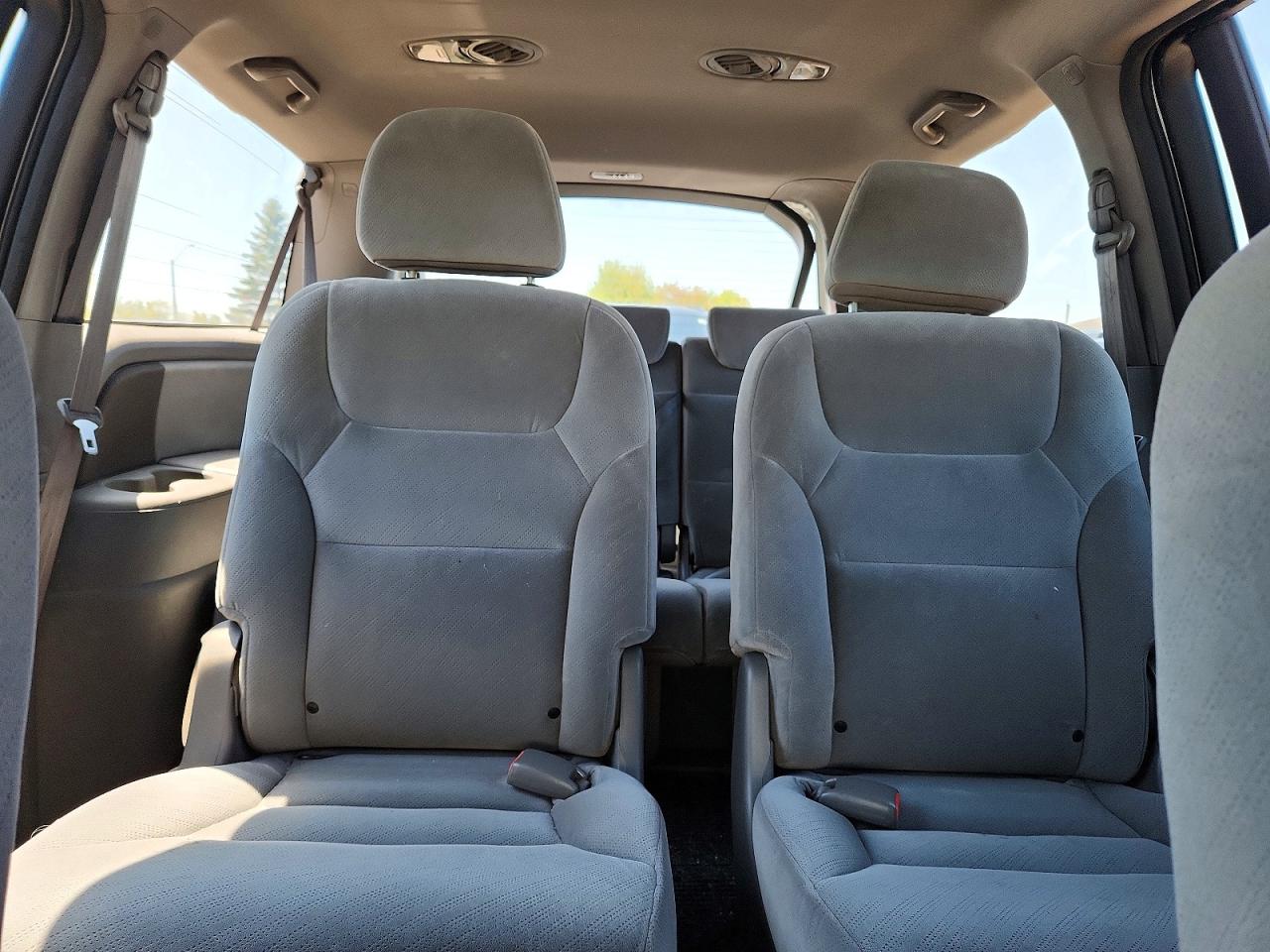 2008 Honda Odyssey Lx White vin: 5FNRL381X8B501083
