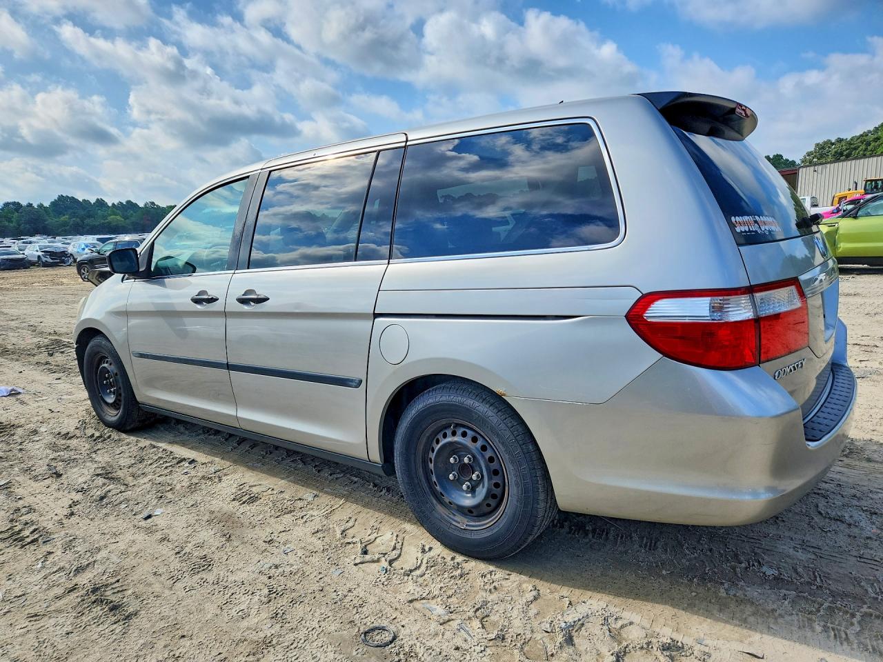 2007 Honda Odyssey Lx Silver vin: 5FNRL38207B023568