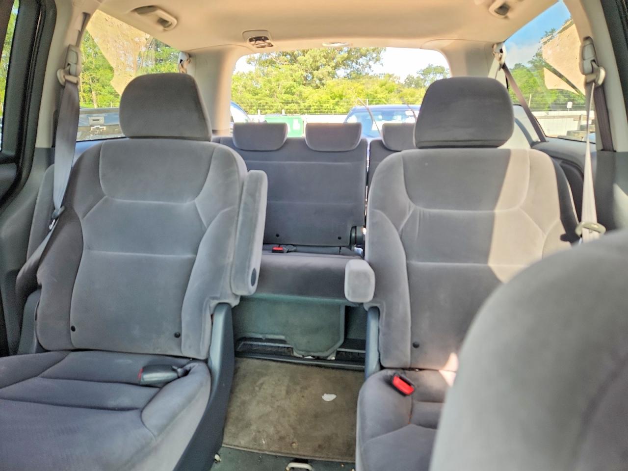 2007 Honda Odyssey Lx Silver vin: 5FNRL38207B023568