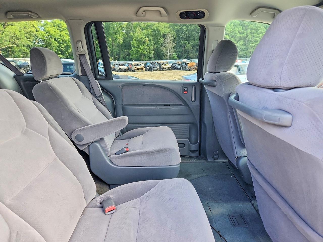 2007 Honda Odyssey Lx Silver vin: 5FNRL38207B023568