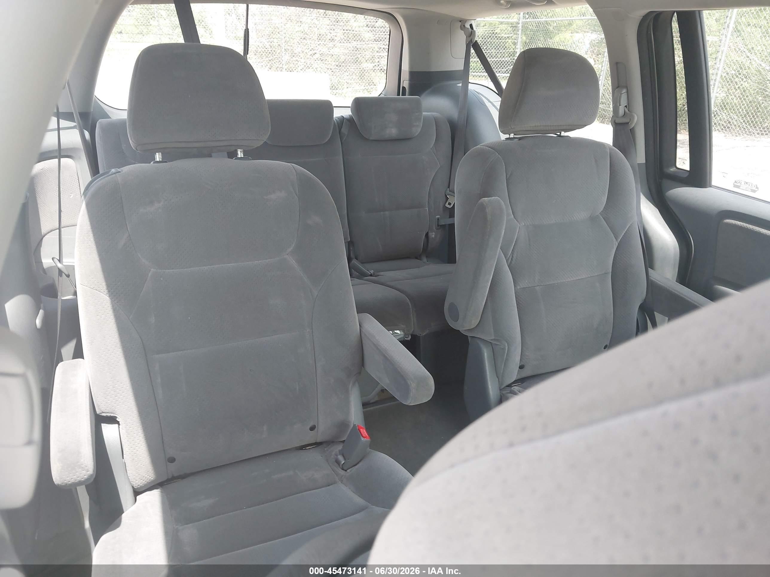 2006 Honda Odyssey Lx Silver vin: 5FNRL38216B112550