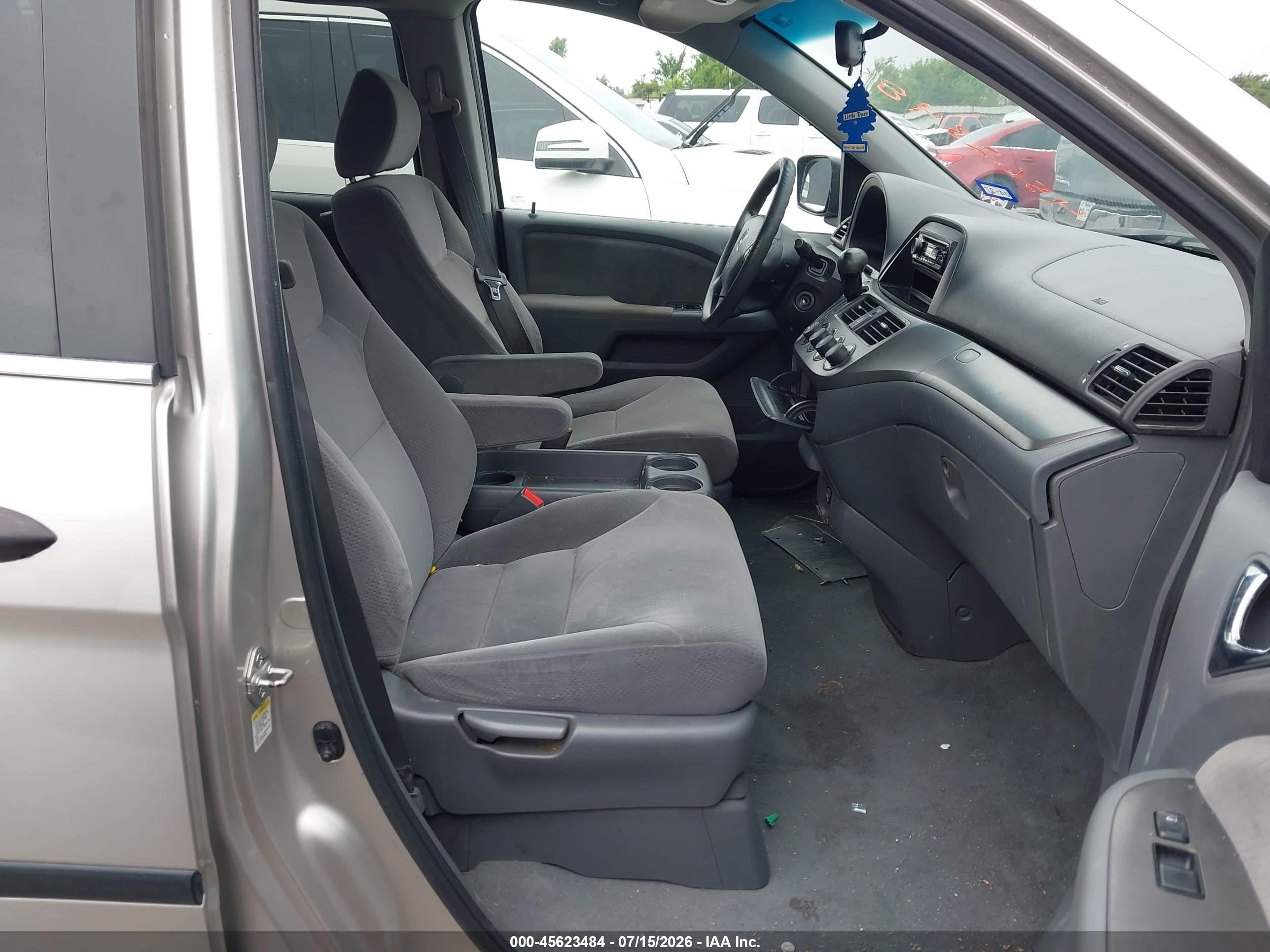 2007 Honda Odyssey Lx Silver vin: 5FNRL38217B137255