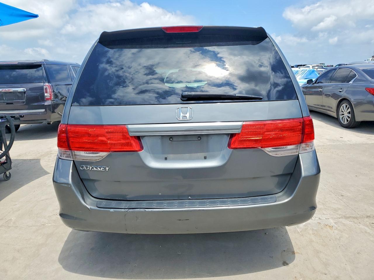 2008 Honda Odyssey Lx Gray vin: 5FNRL38218B041384