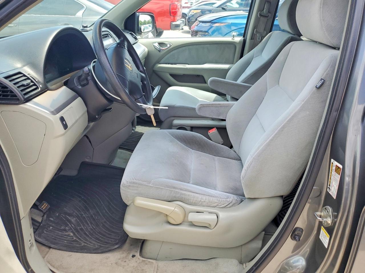 2008 Honda Odyssey Lx Gray vin: 5FNRL38218B041384