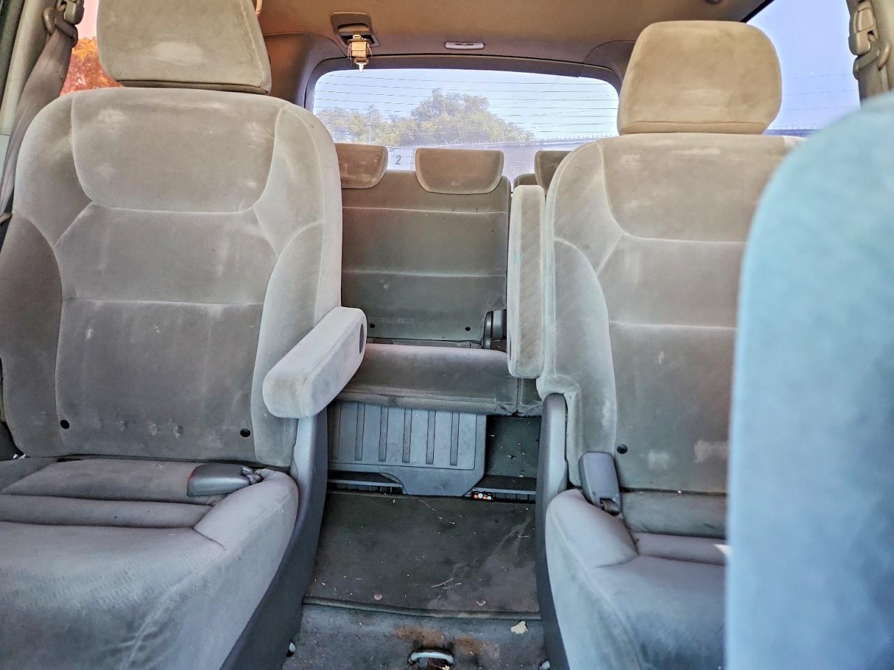 2008 Honda Odyssey Lx Серебряный vin: 5FNRL38218B072876