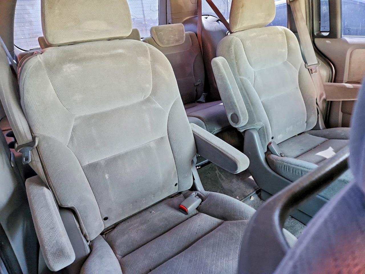 2008 Honda Odyssey Lx Серебряный vin: 5FNRL38218B072876