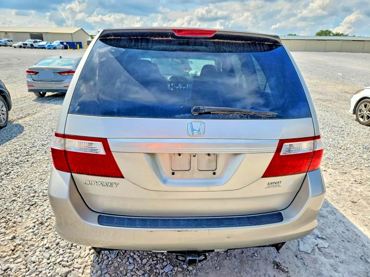 2006 Honda Odyssey Lx Silver vin: 5FNRL38226B123802