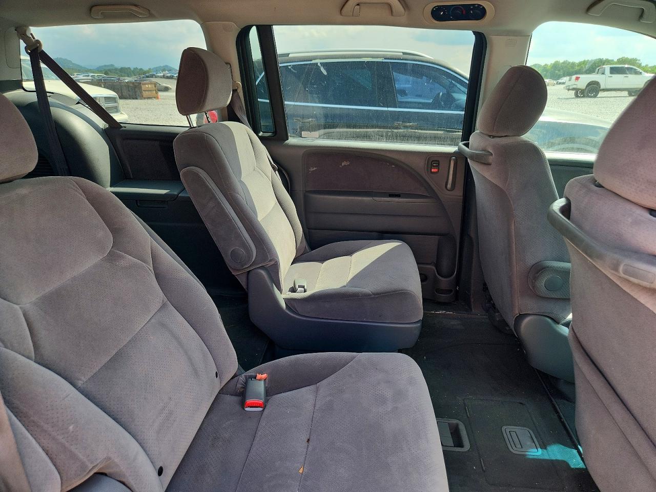 2006 Honda Odyssey Lx Silver vin: 5FNRL38226B123802