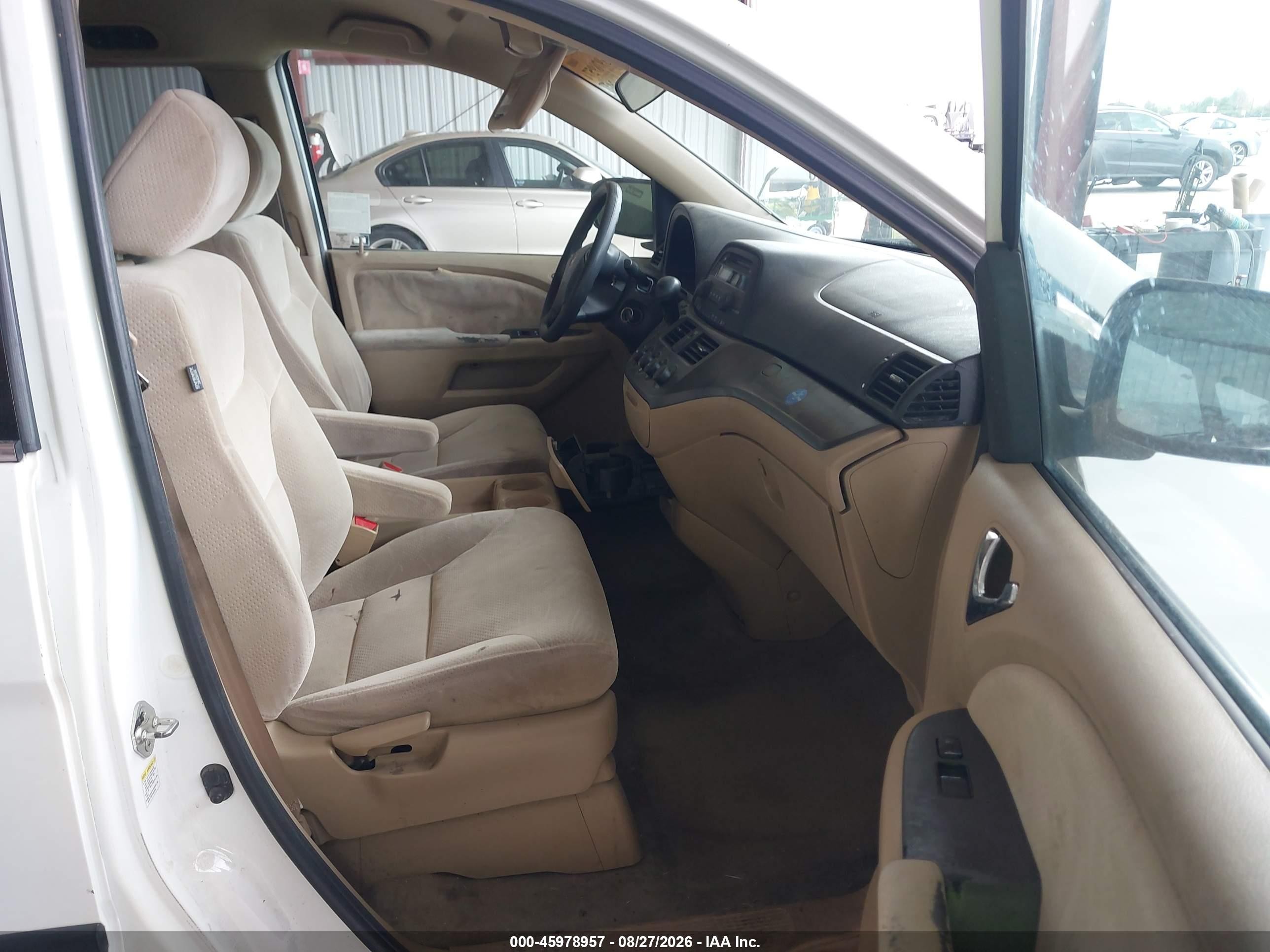 2007 Honda Odyssey Lx White vin: 5FNRL38227B111683