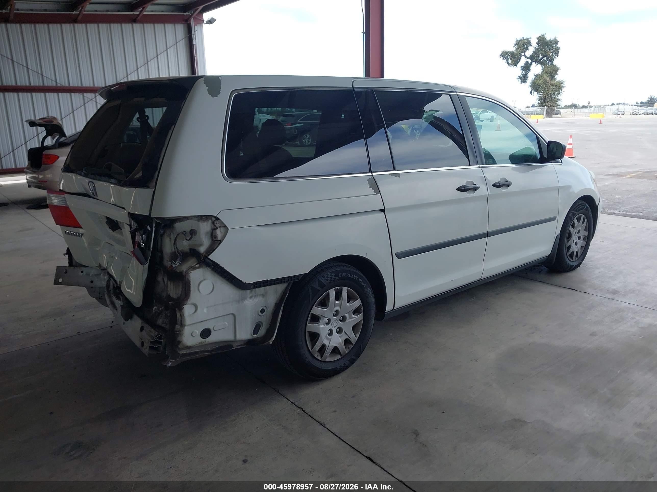 2007 Honda Odyssey Lx White vin: 5FNRL38227B111683