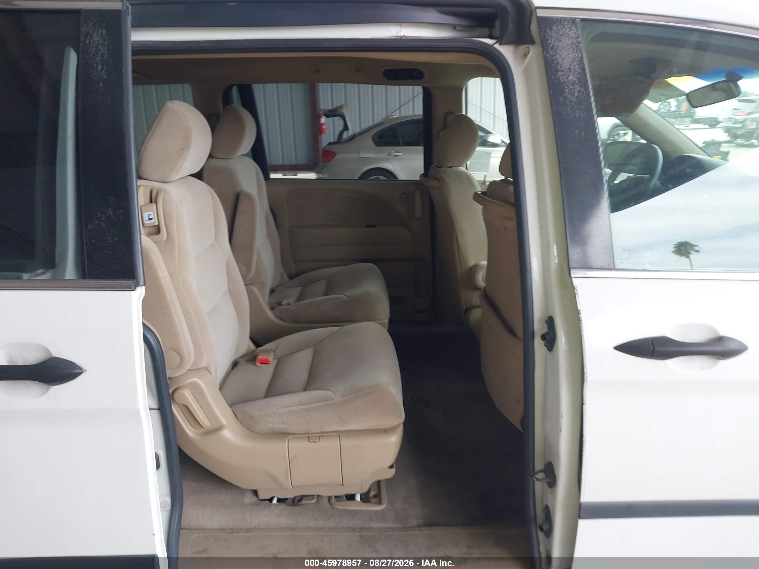 2007 Honda Odyssey Lx White vin: 5FNRL38227B111683