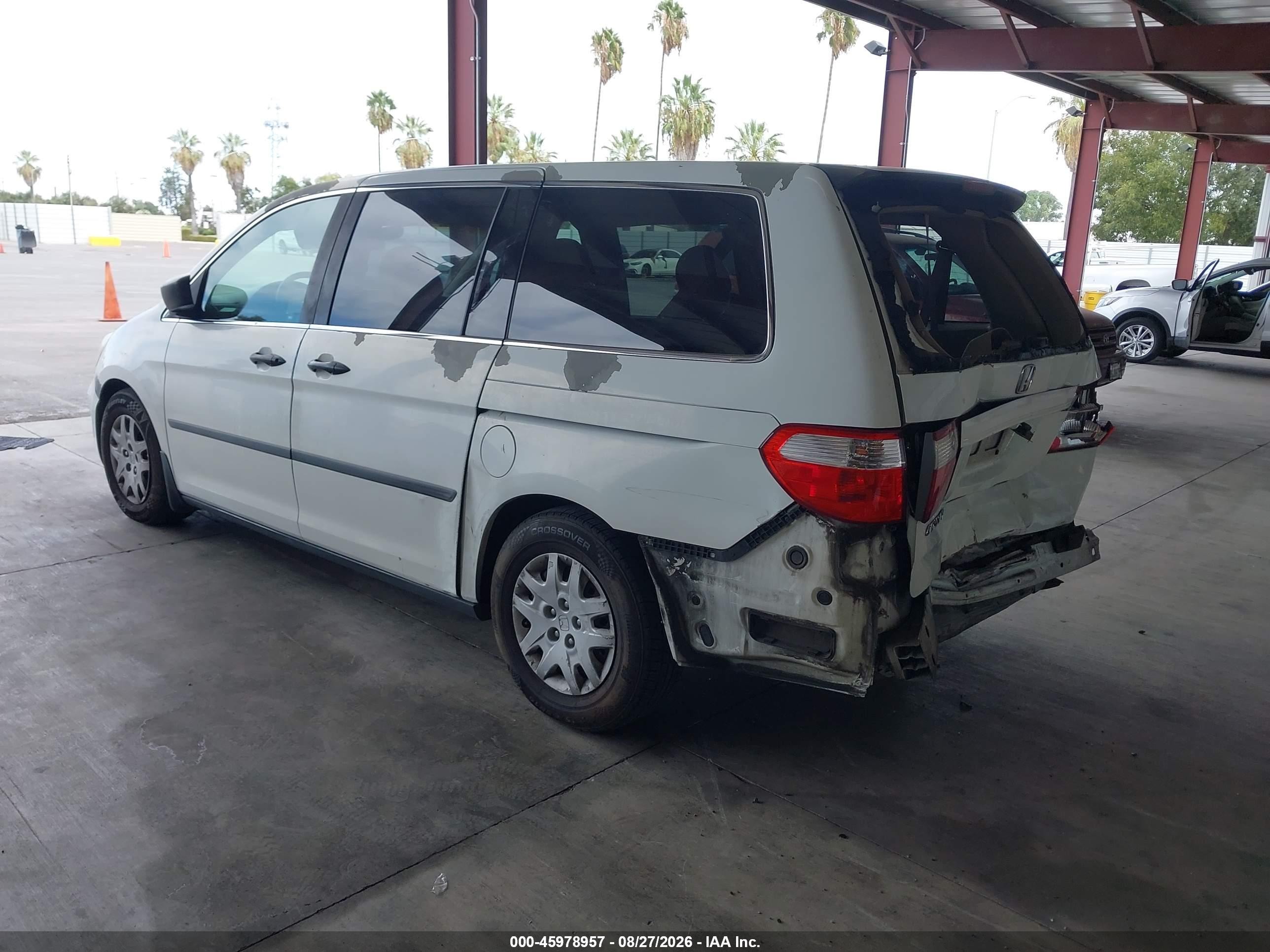 2007 Honda Odyssey Lx White vin: 5FNRL38227B111683