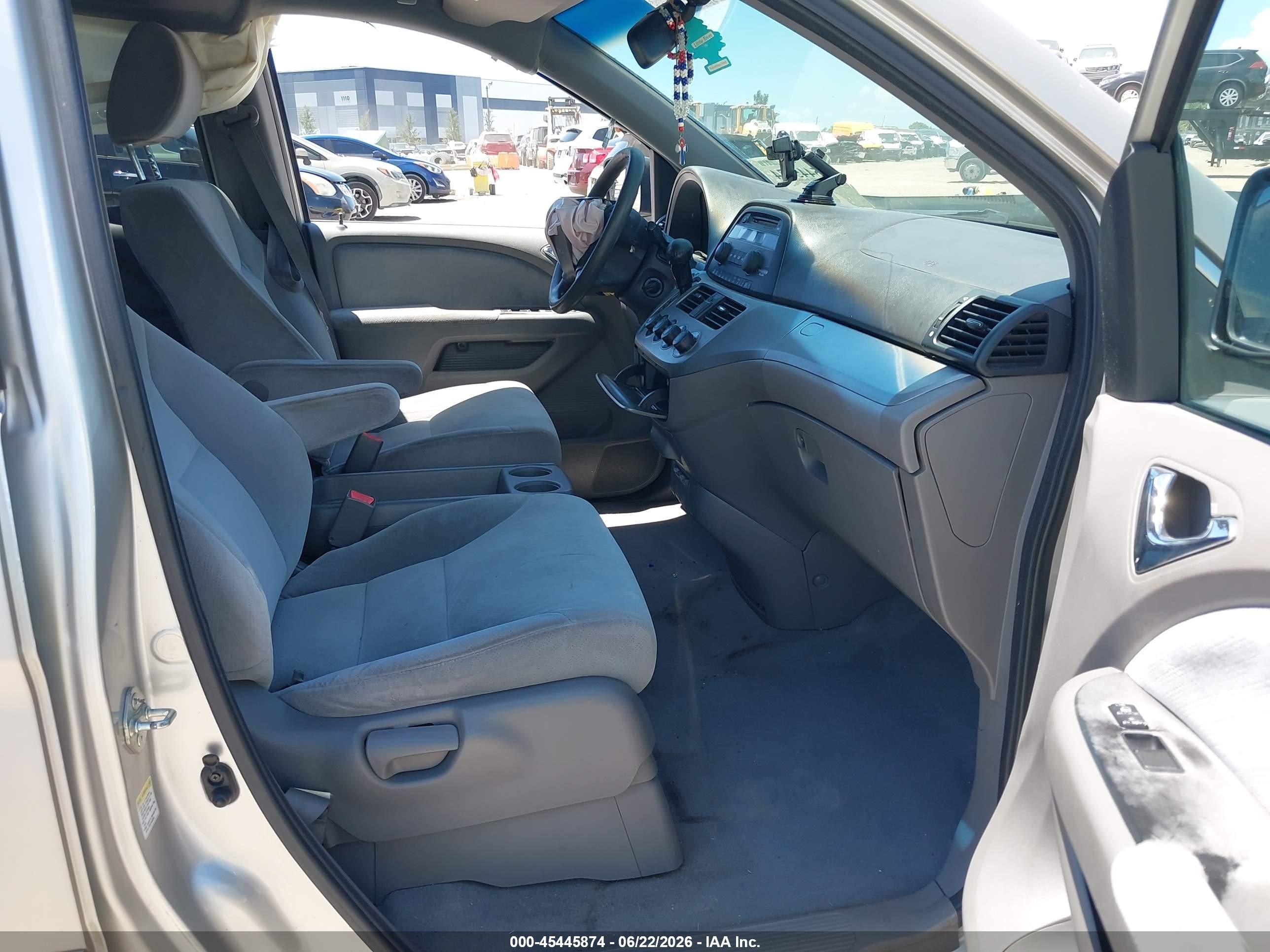 2009 Honda Odyssey Lx Yellow vin: 5FNRL38229B044439