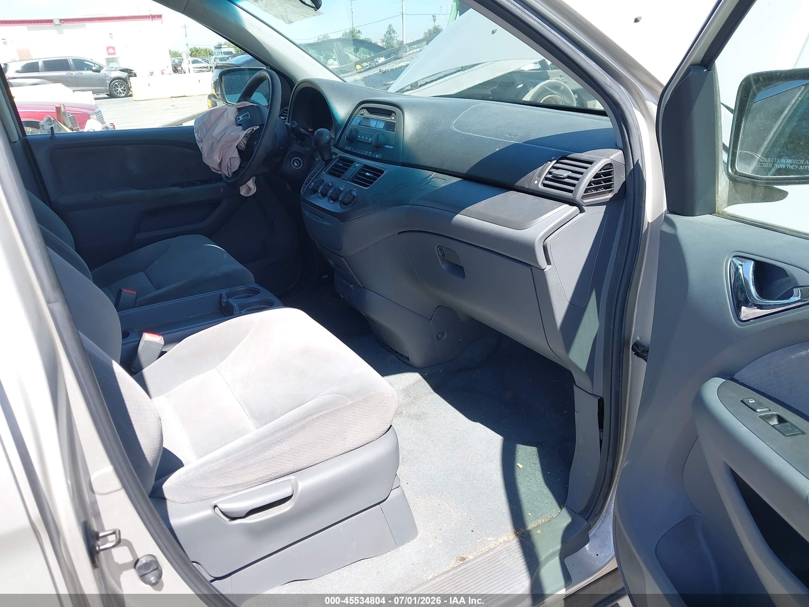 2006 Honda Odyssey Lx Silver vin: 5FNRL38236B006763