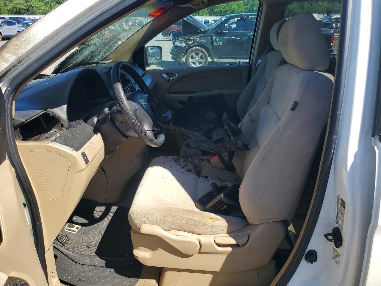 2006 Honda Odyssey Lx White vin: 5FNRL38236B097775