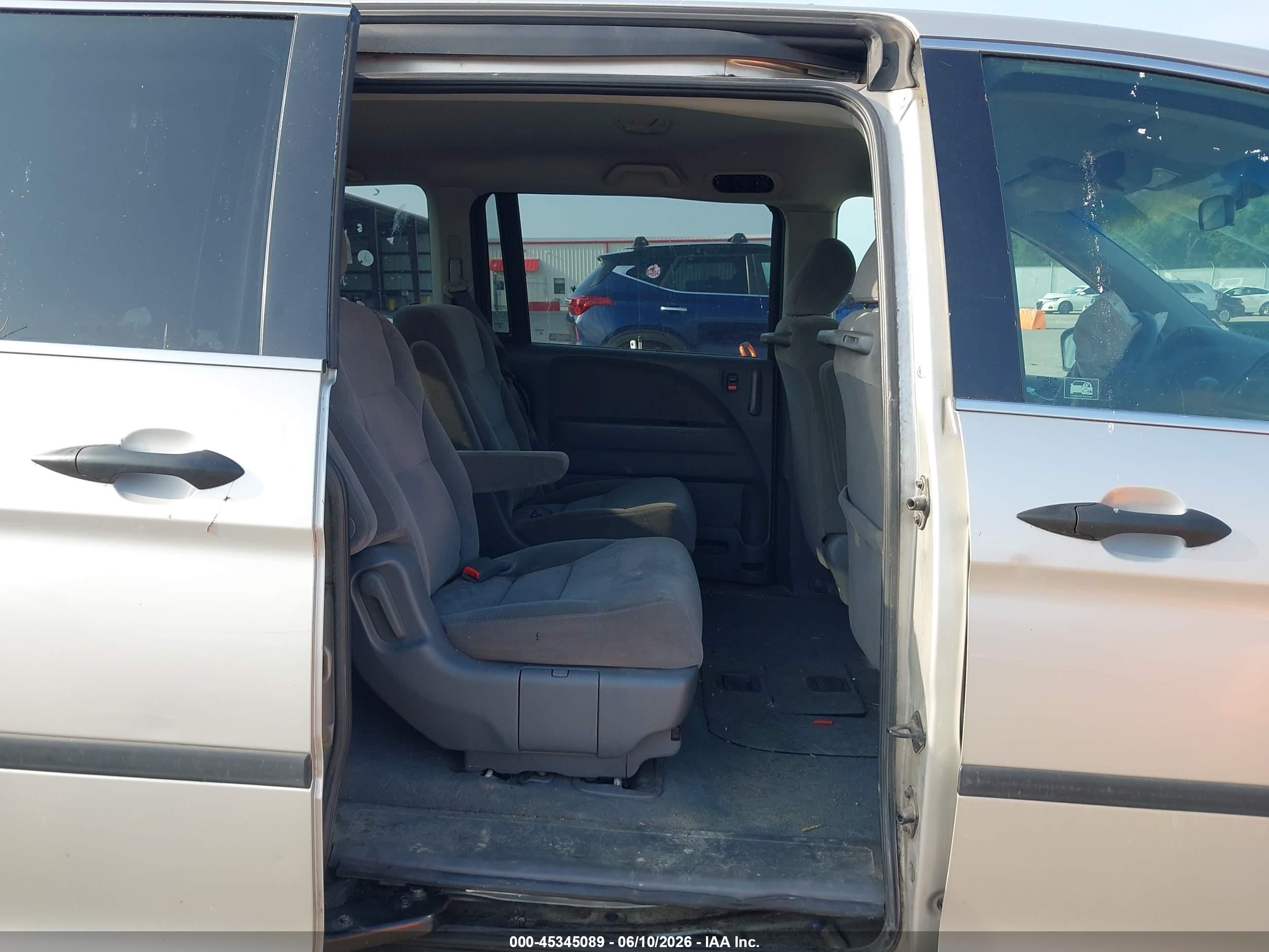 2006 Honda Odyssey Lx Silver vin: 5FNRL38236B099462