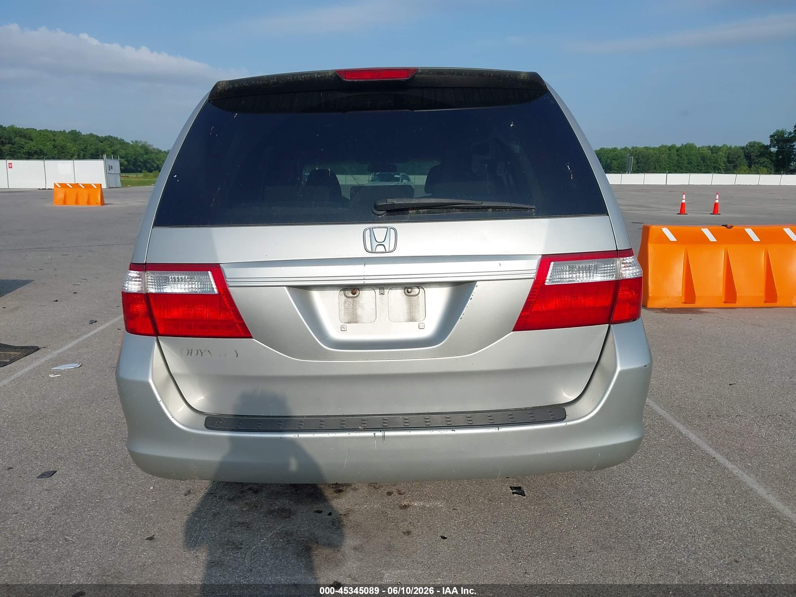 2006 Honda Odyssey Lx Silver vin: 5FNRL38236B099462