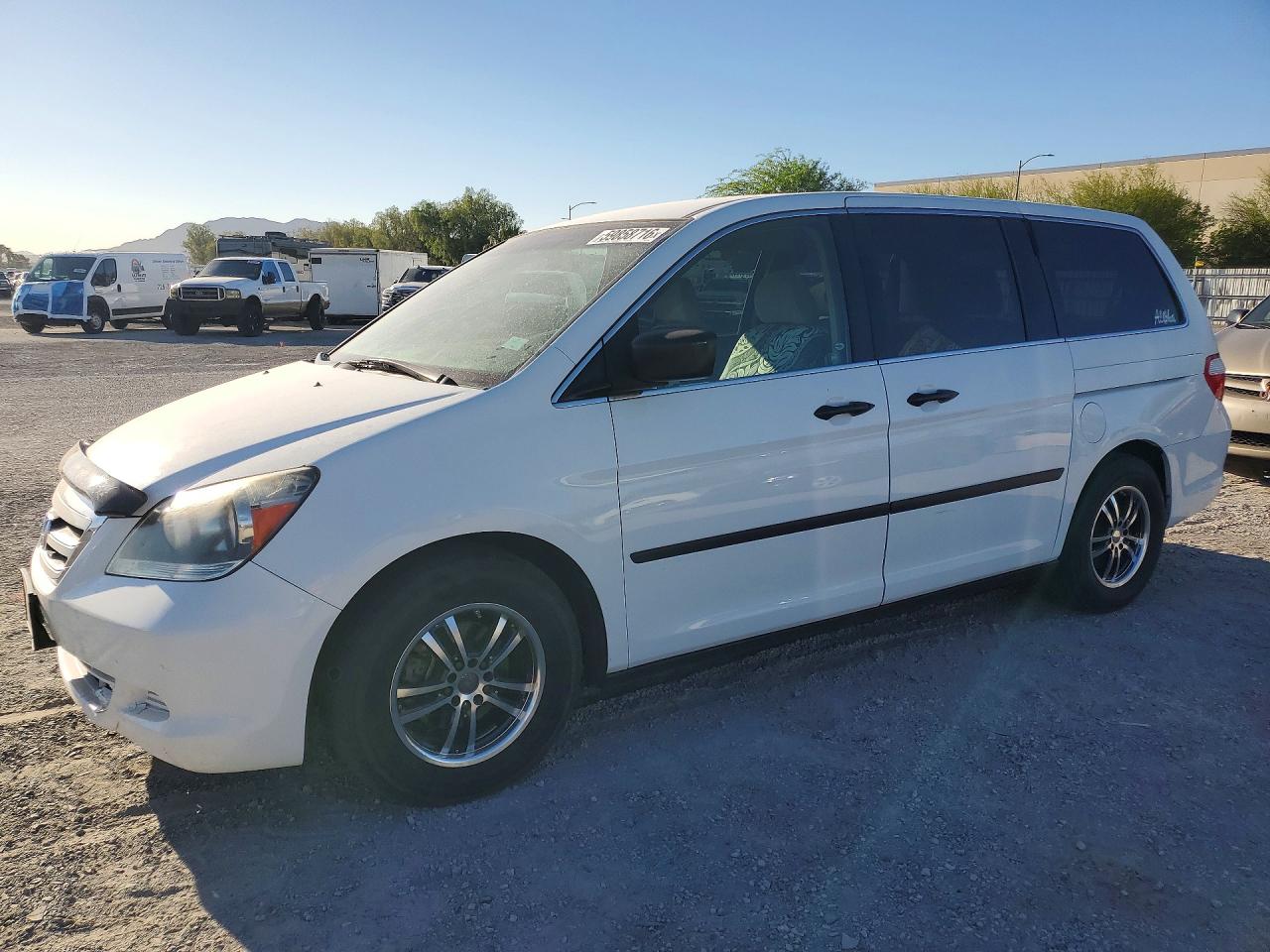 2007 Honda Odyssey Lx White vin: 5FNRL38237B077155
