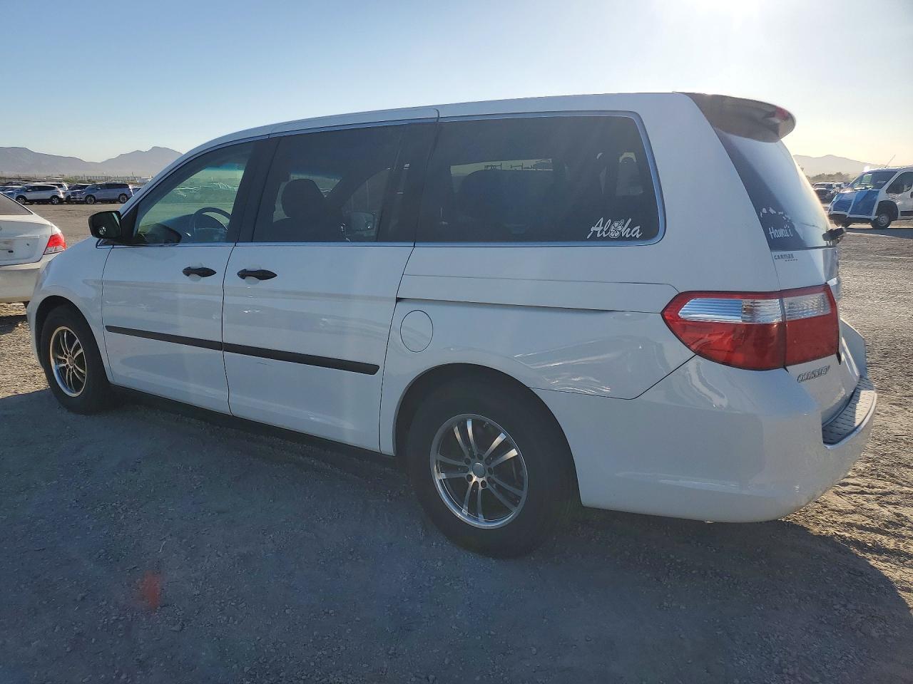 2007 Honda Odyssey Lx White vin: 5FNRL38237B077155