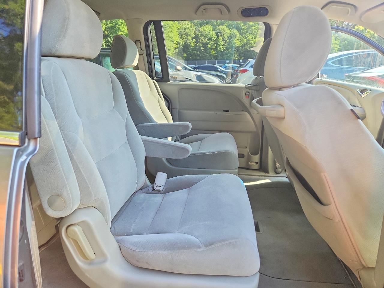 2008 Honda Odyssey Lx Gray vin: 5FNRL38238B002084