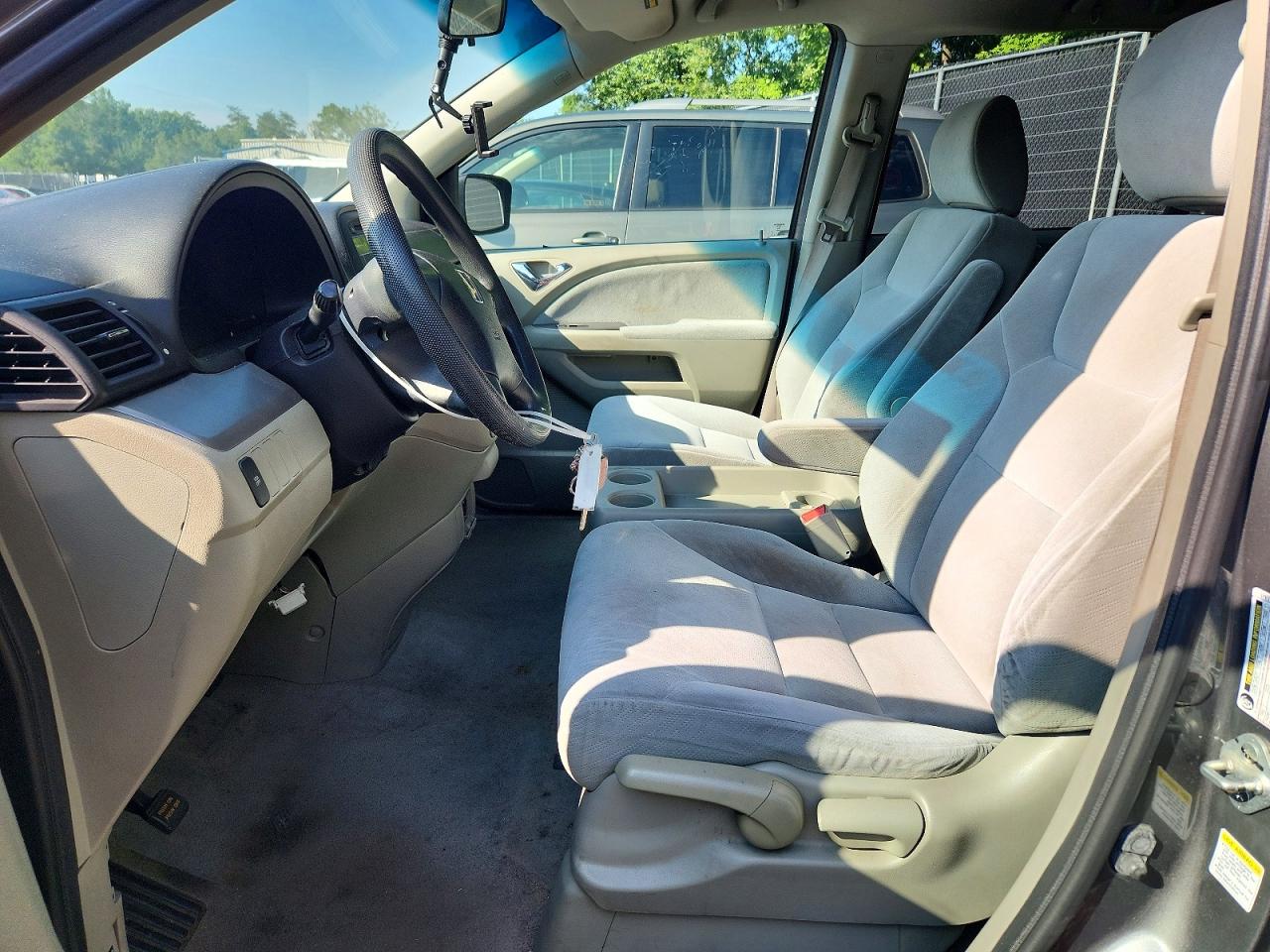 2008 Honda Odyssey Lx Gray vin: 5FNRL38238B002084