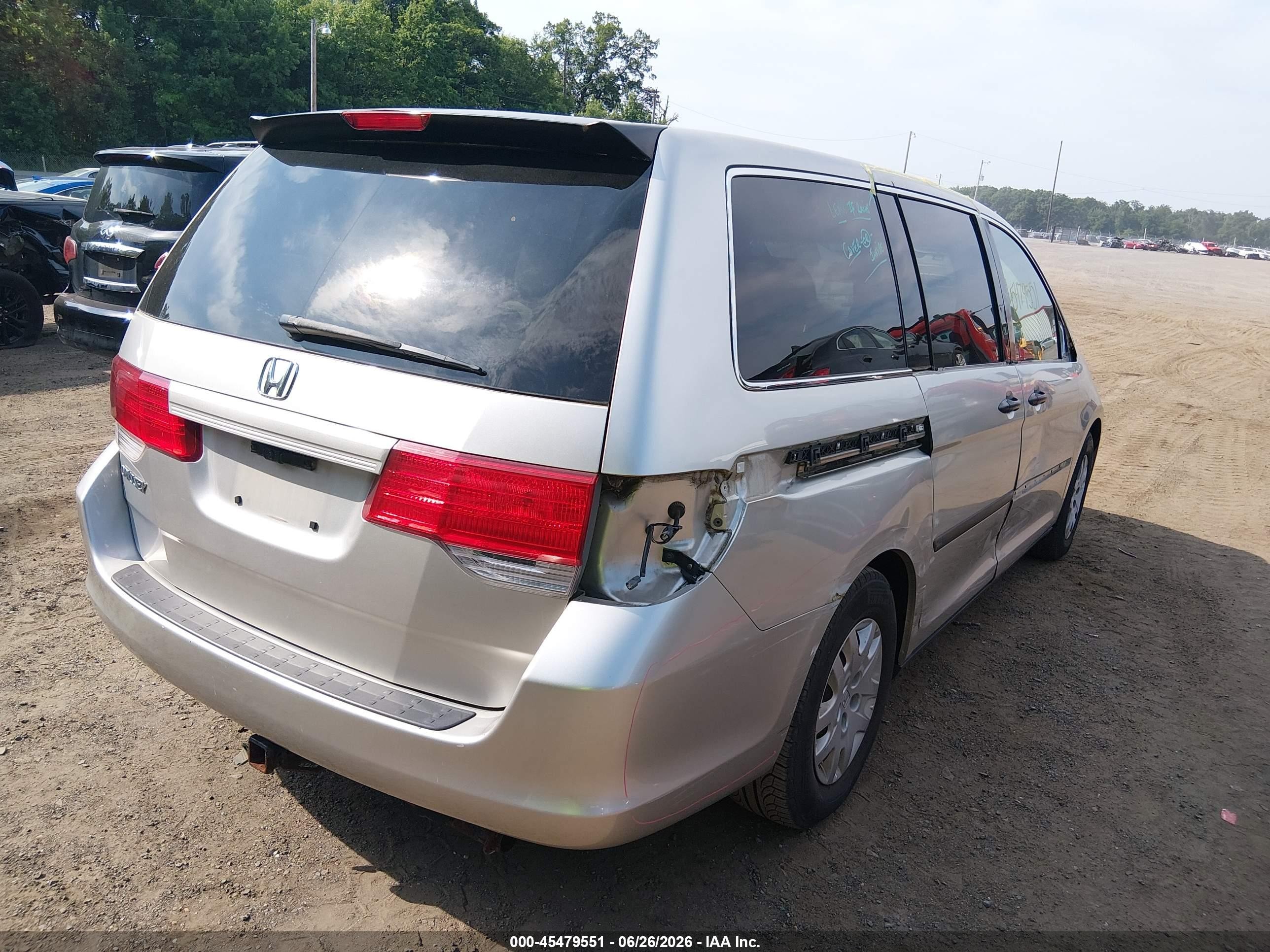 2008 Honda Odyssey Lx Silver vin: 5FNRL38238B007303