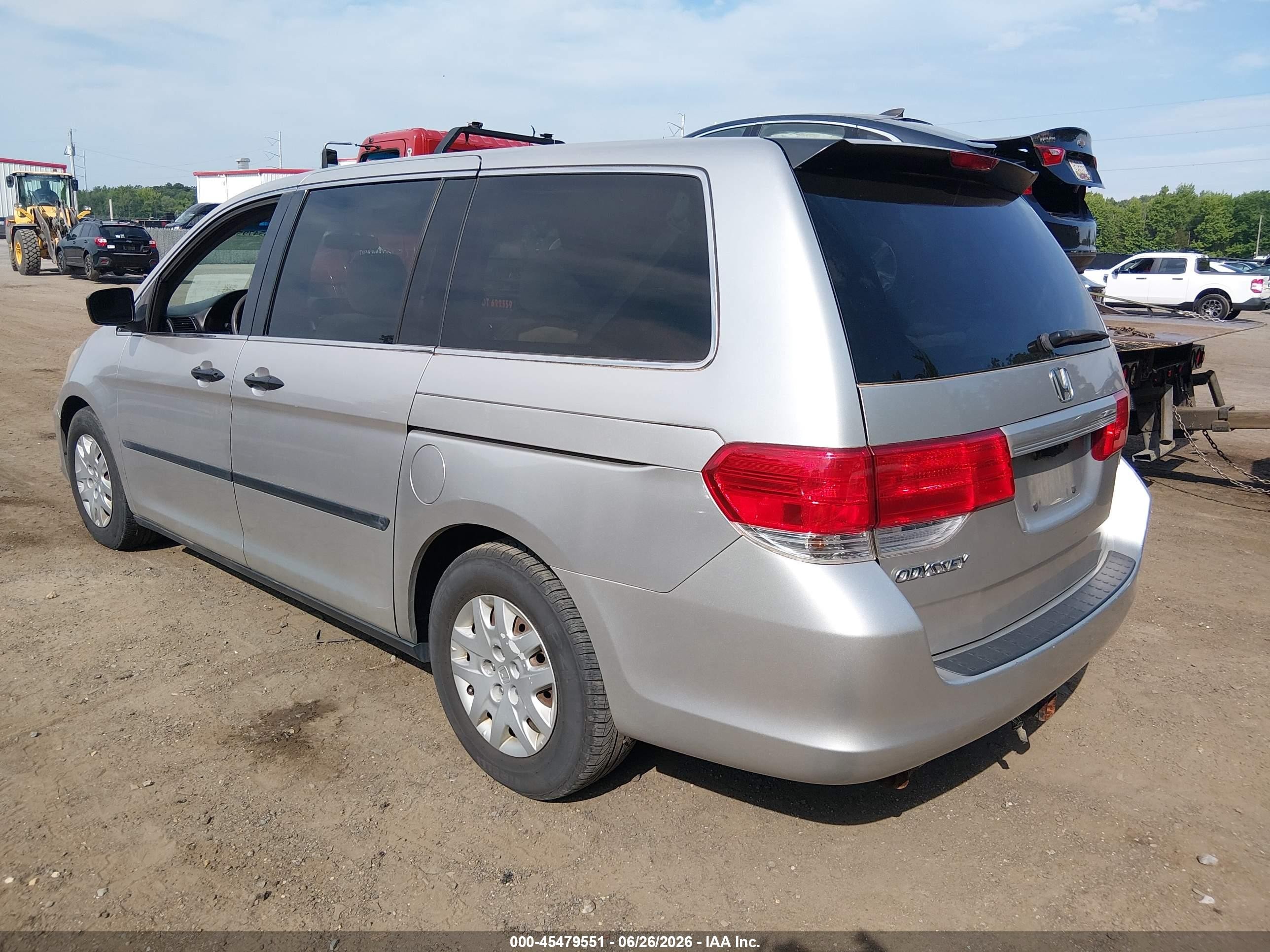 2008 Honda Odyssey Lx Silver vin: 5FNRL38238B007303