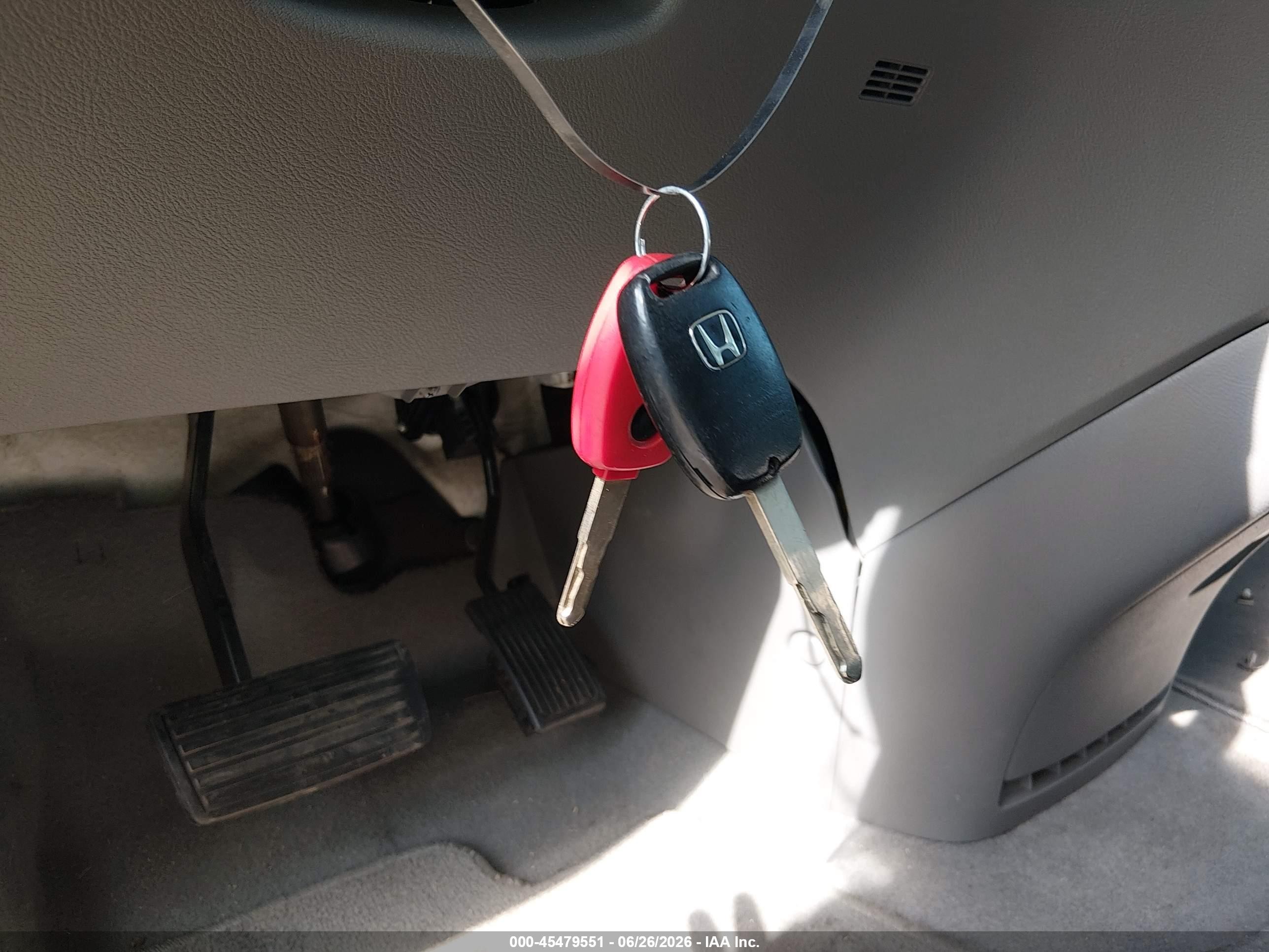 2008 Honda Odyssey Lx Silver vin: 5FNRL38238B007303