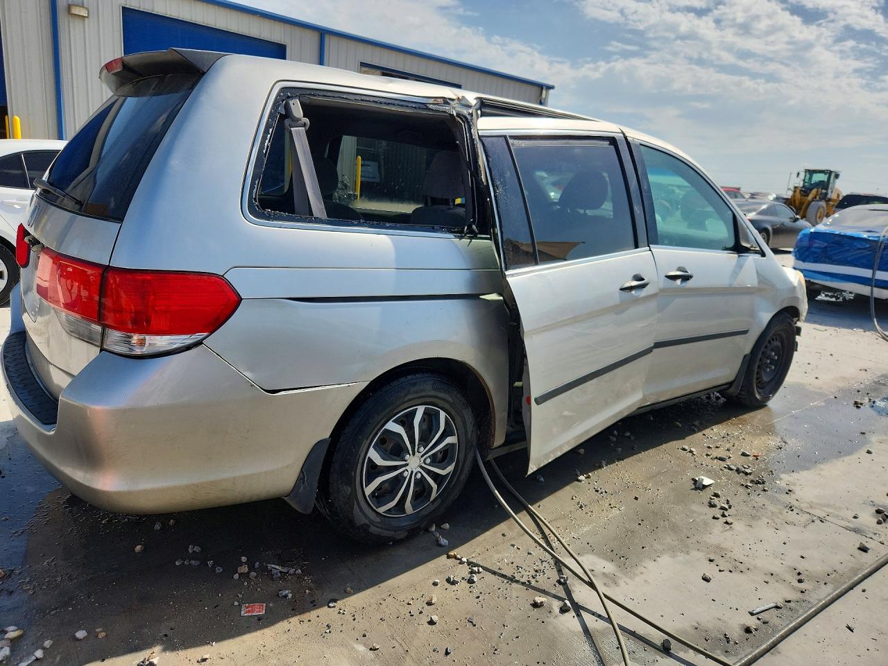 2009 Honda Odyssey Lx Silver vin: 5FNRL38239B054350