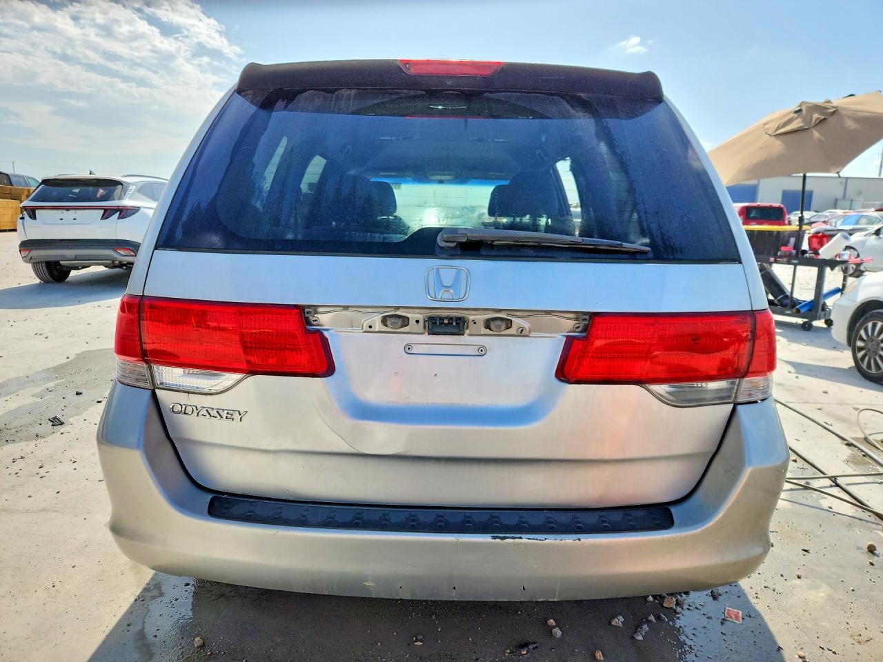 2009 Honda Odyssey Lx Silver vin: 5FNRL38239B054350