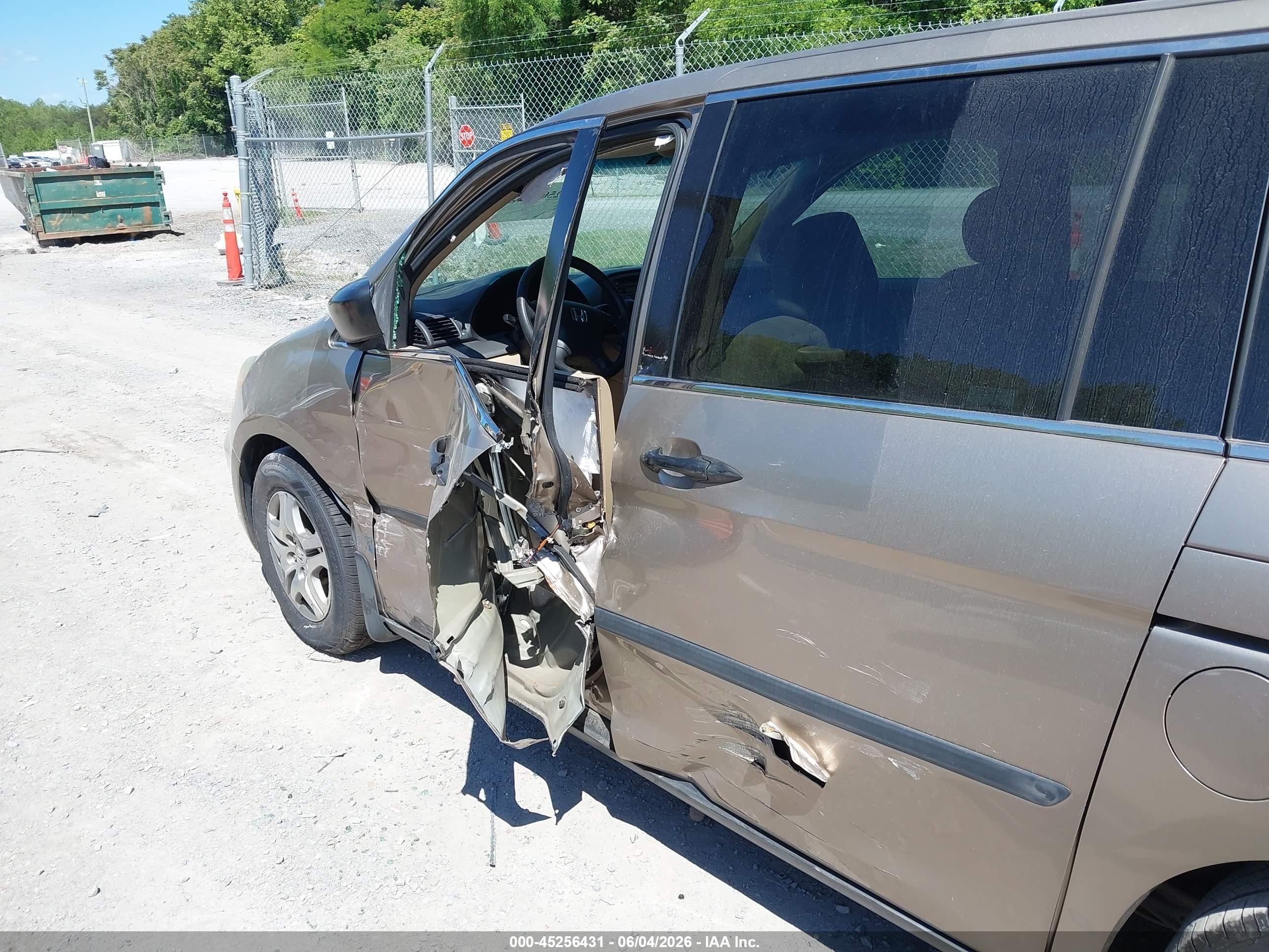 2006 Honda Odyssey Lx Золотой vin: 5FNRL38246B062291