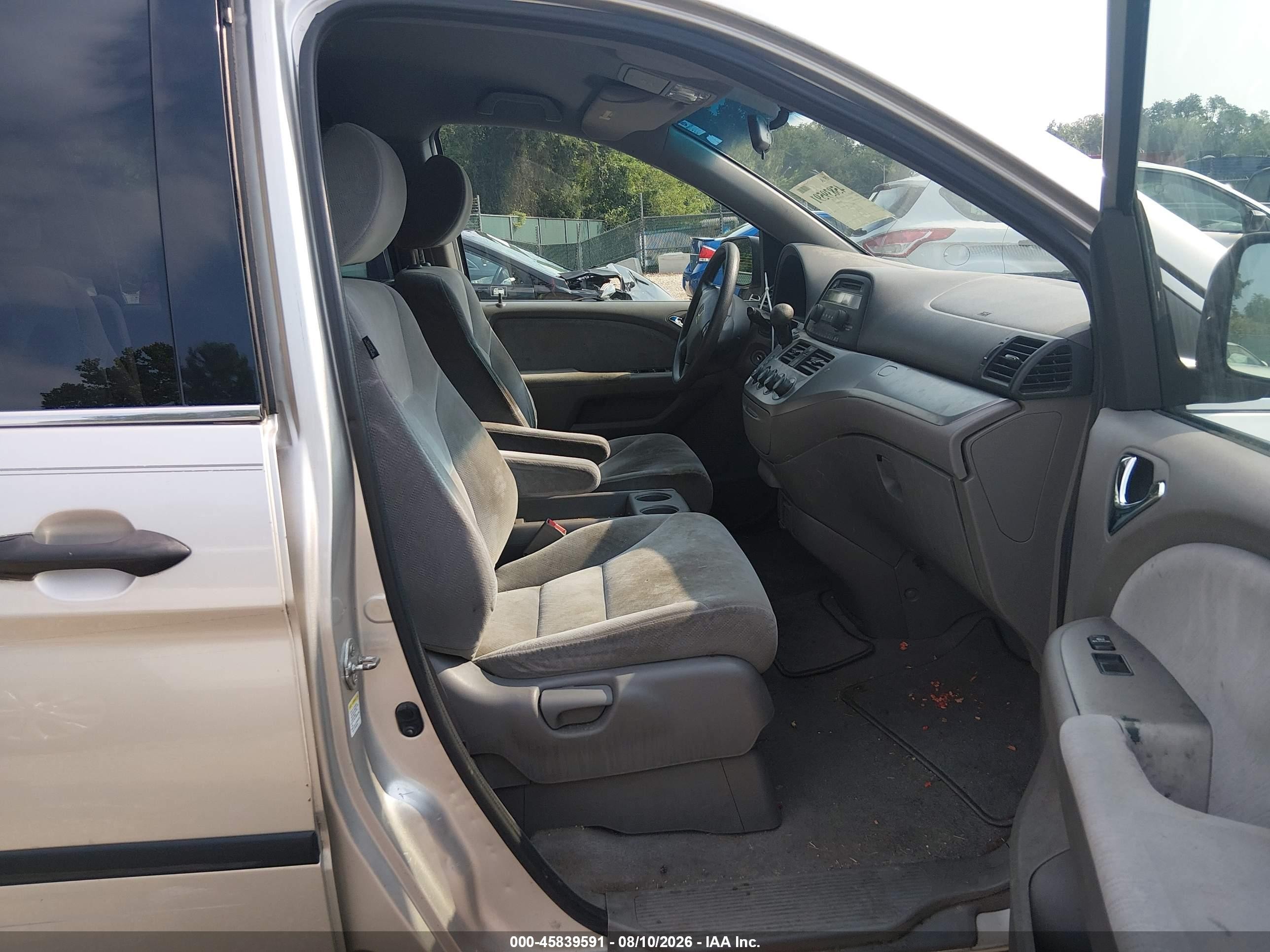2008 Honda Odyssey Lx Silver vin: 5FNRL38248B045123