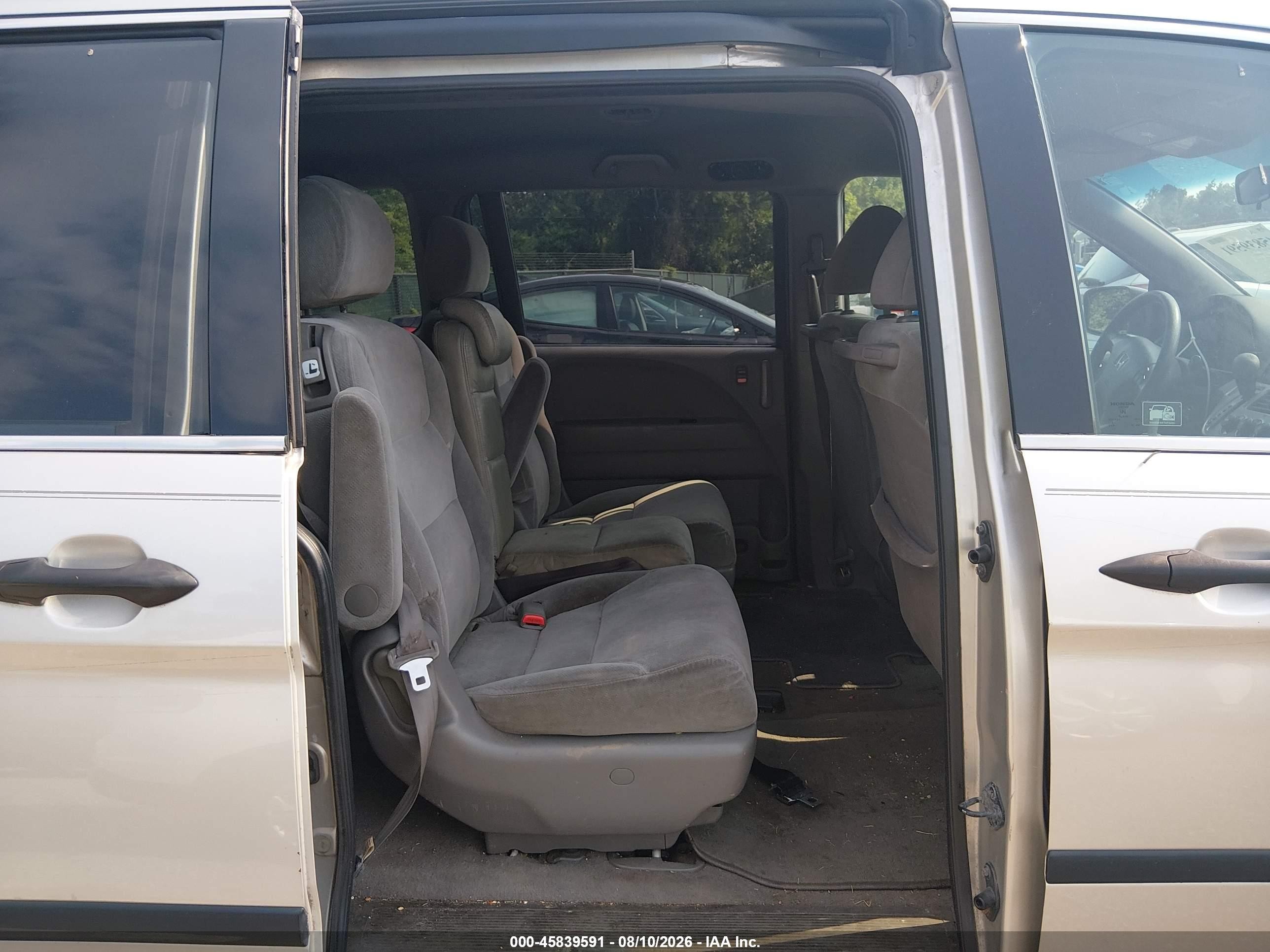 2008 Honda Odyssey Lx Silver vin: 5FNRL38248B045123