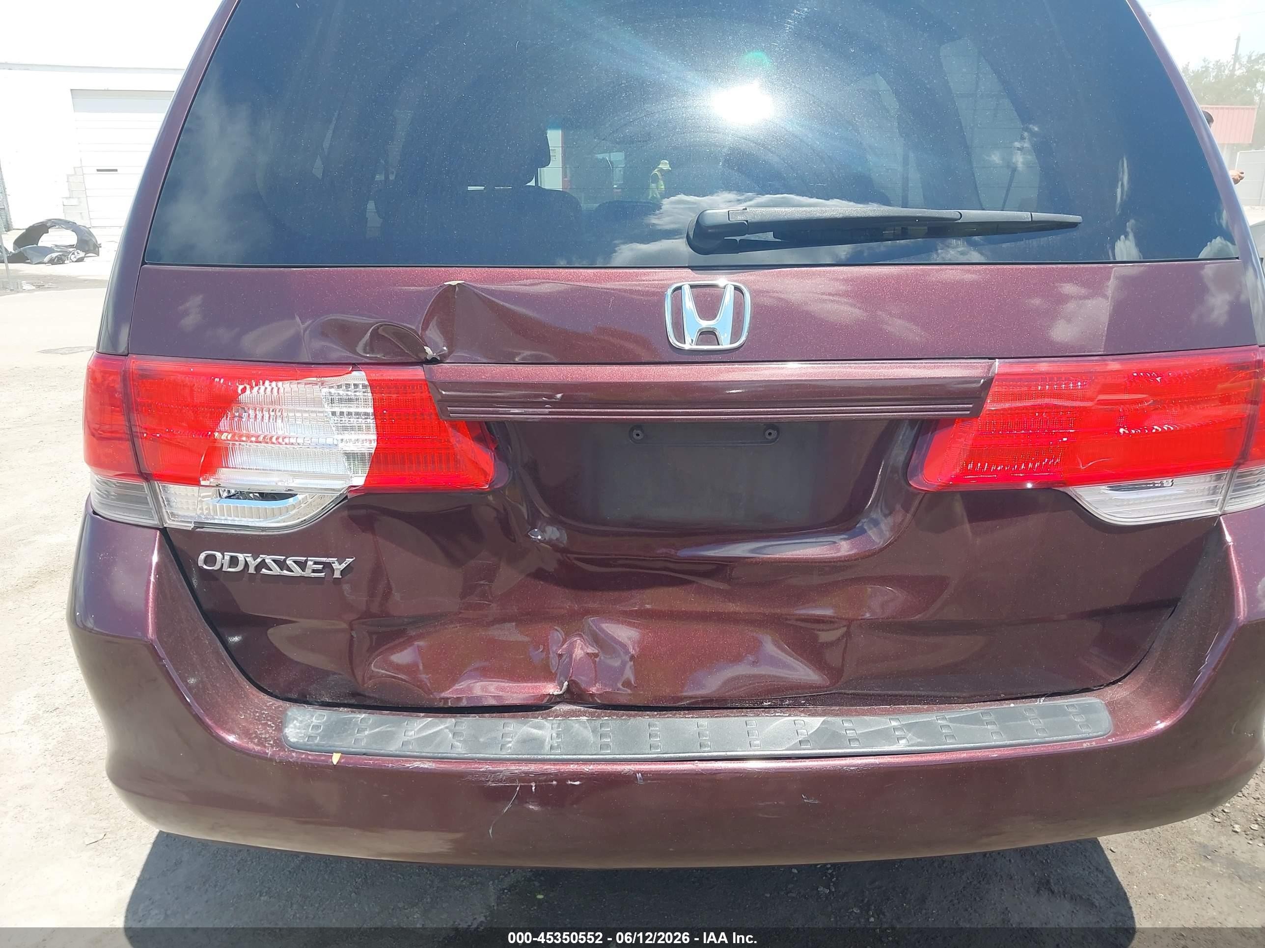 2009 Honda Odyssey Lx Burgundy vin: 5FNRL38249B046886