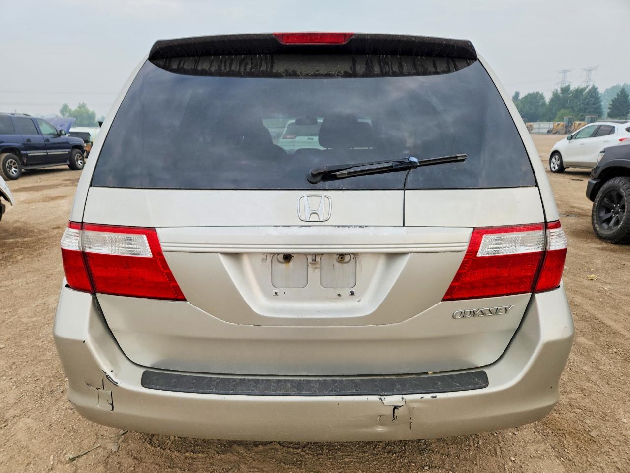 2006 Honda Odyssey Lx Silver vin: 5FNRL38256B074806