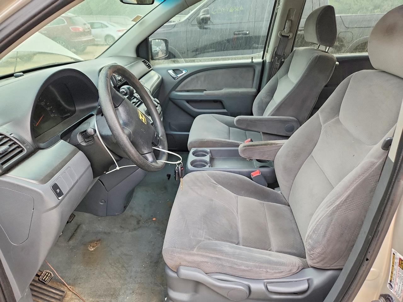 2006 Honda Odyssey Lx Silver vin: 5FNRL38256B074806