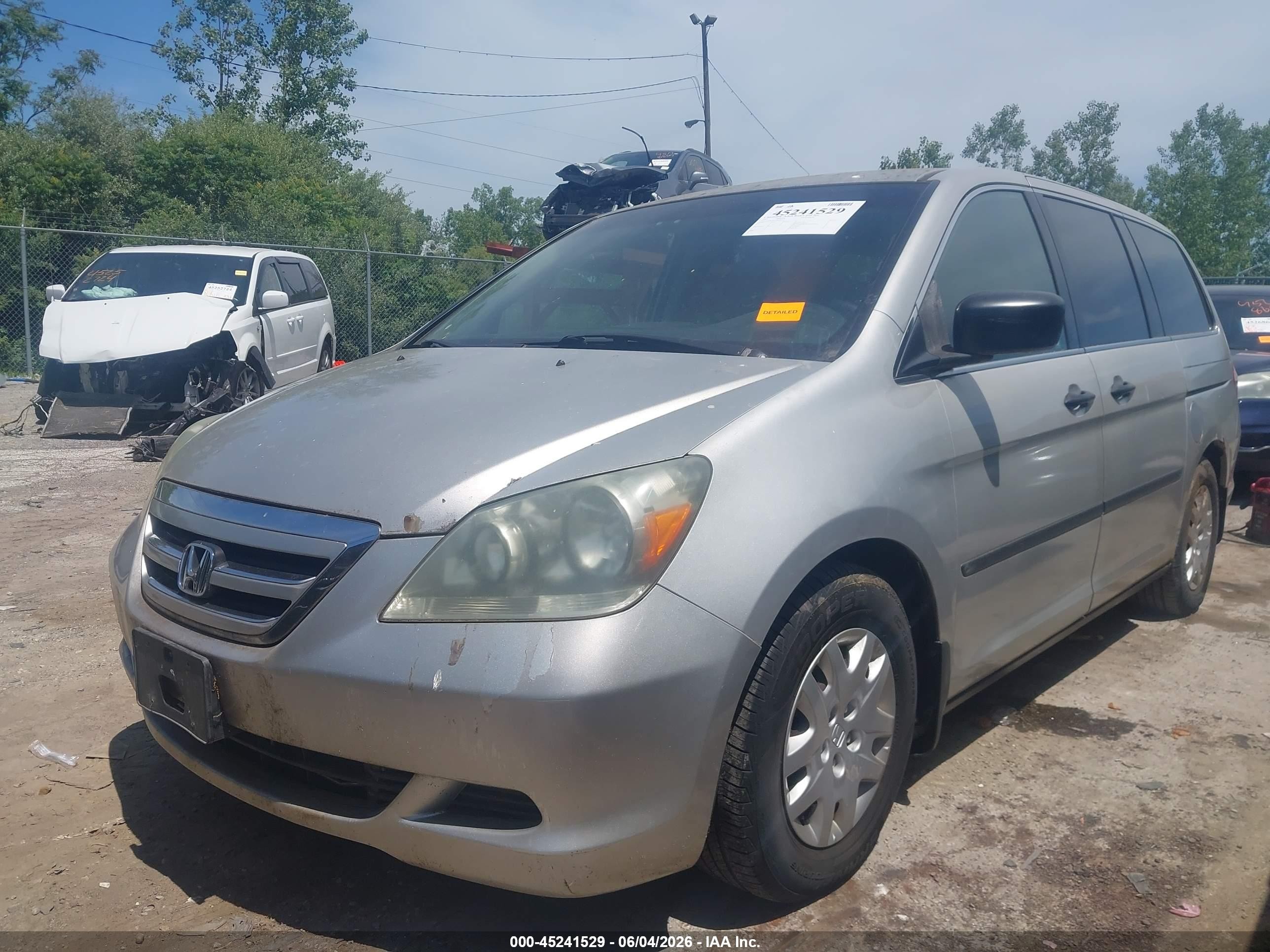 2007 Honda Odyssey Lx Silver vin: 5FNRL38257B039197