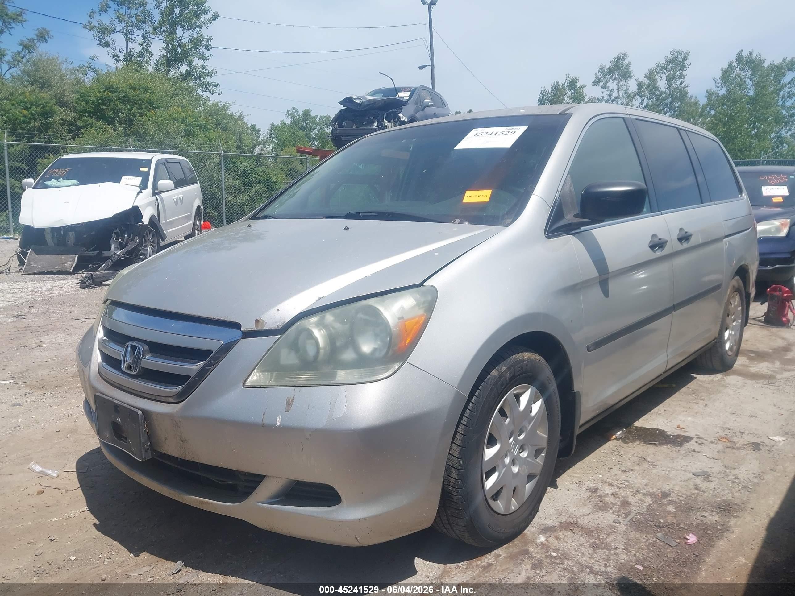 2007 Honda Odyssey Lx Silver vin: 5FNRL38257B039197
