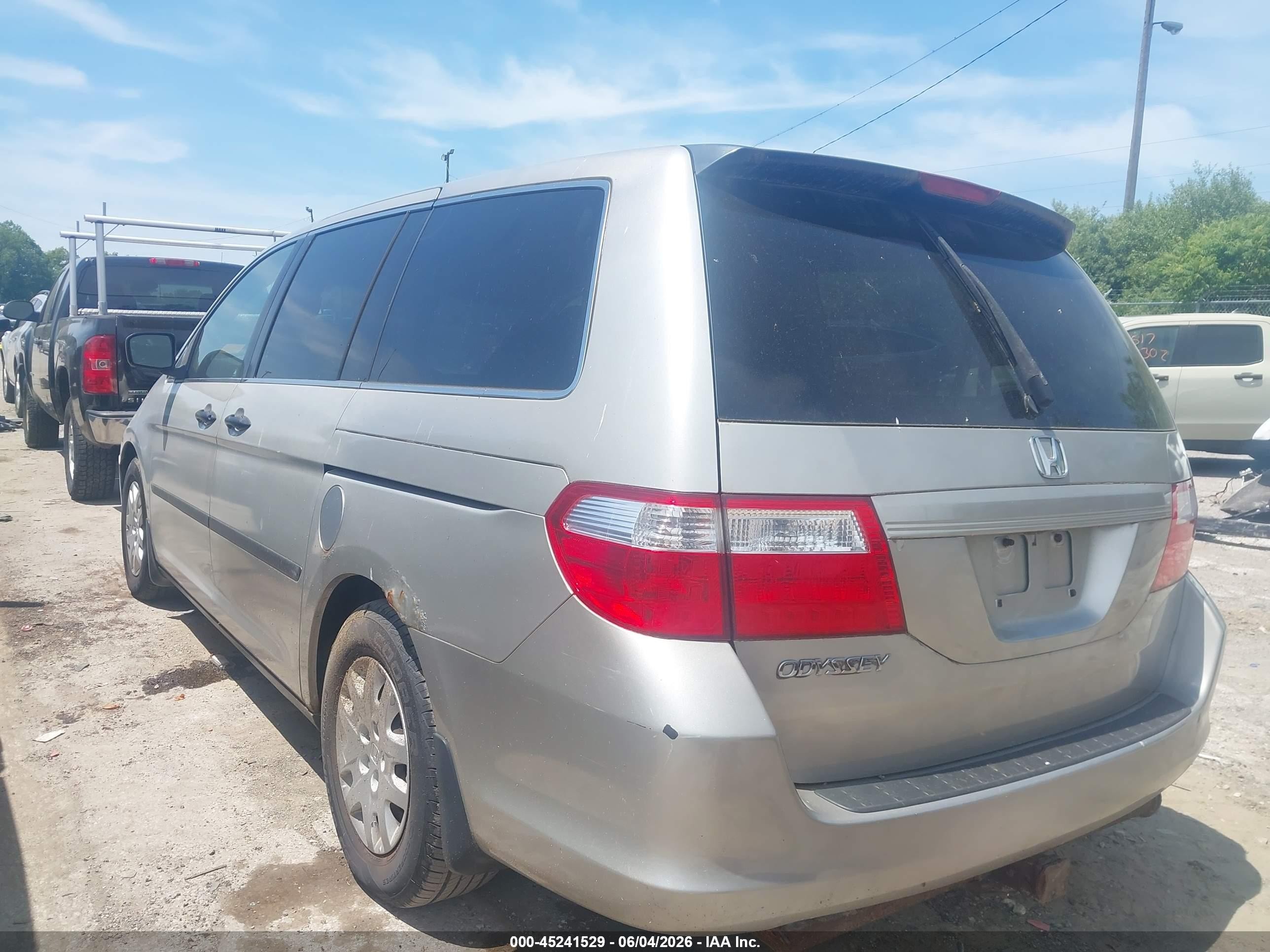 2007 Honda Odyssey Lx Silver vin: 5FNRL38257B039197