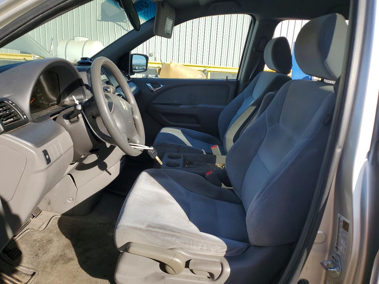 2008 Honda Odyssey Lx Silver vin: 5FNRL38258B035605