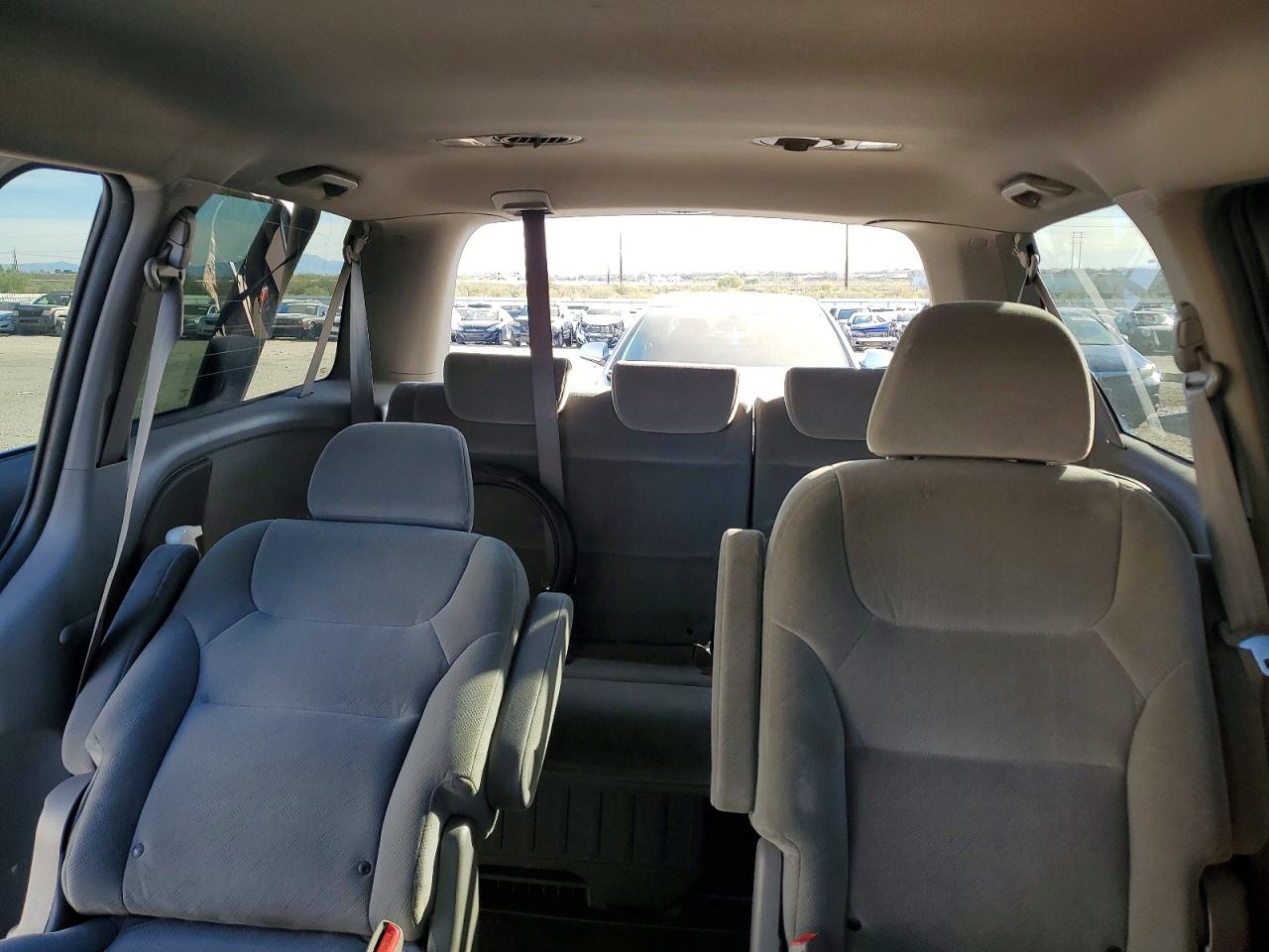 2008 Honda Odyssey Lx Silver vin: 5FNRL38258B035605