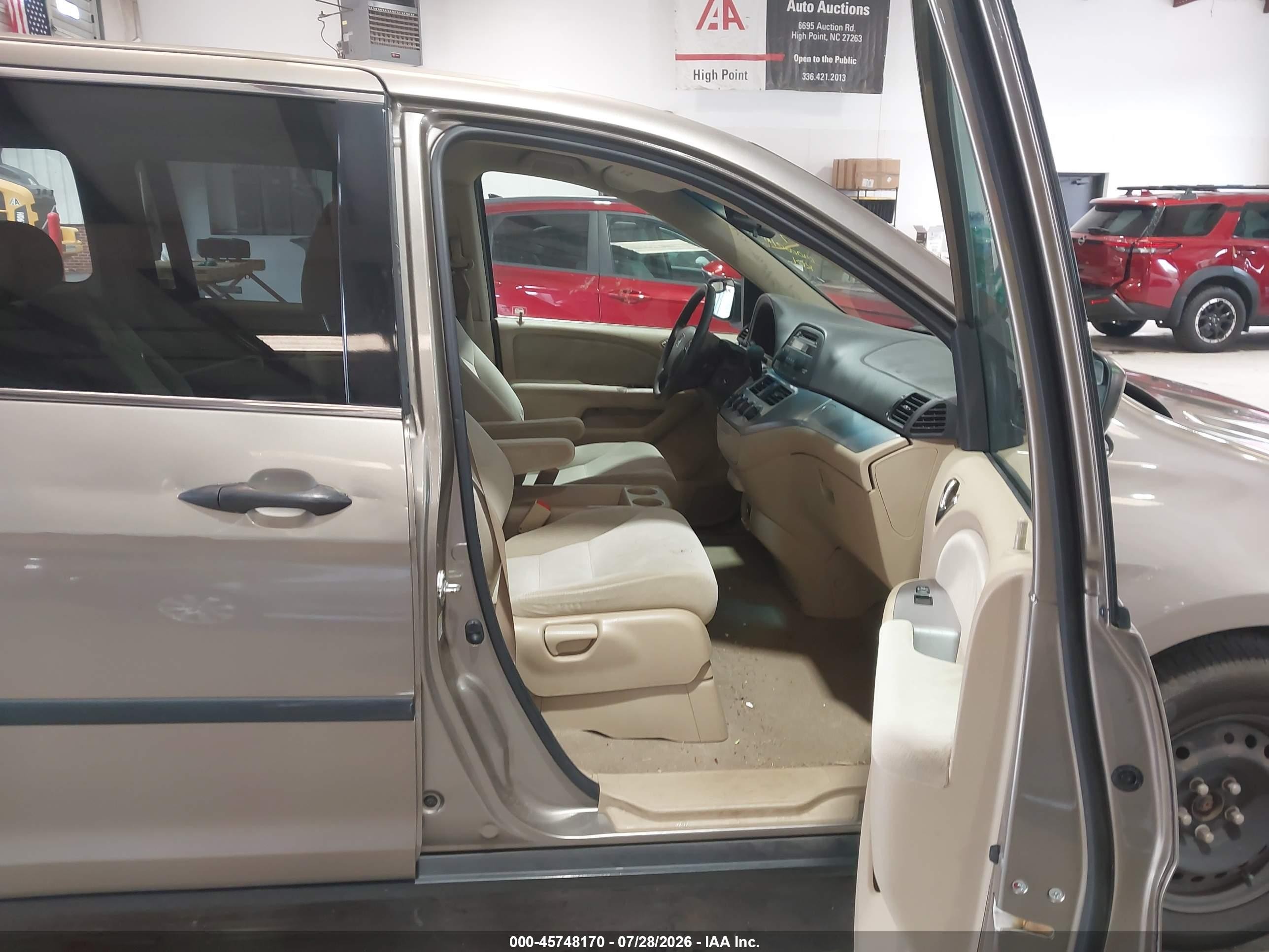 2008 Honda Odyssey Lx Beige vin: 5FNRL38258B104714