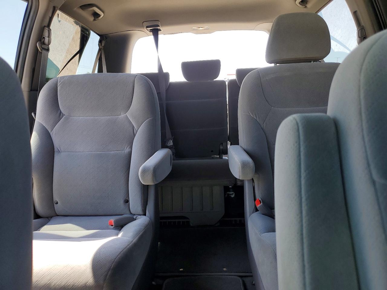 2009 Honda Odyssey Lx Silver vin: 5FNRL38259B022709