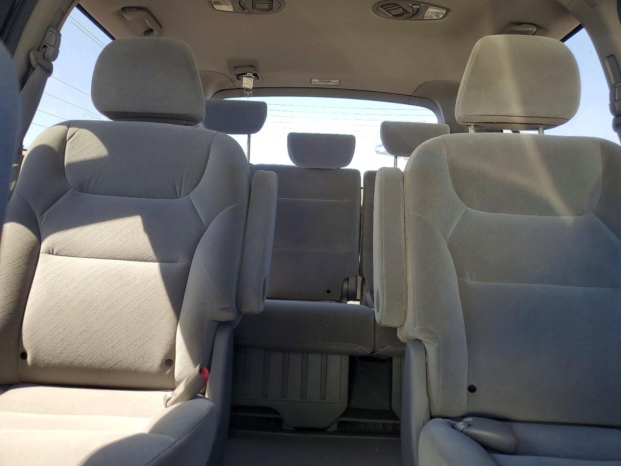 2009 Honda Odyssey Lx Silver vin: 5FNRL38269B028387