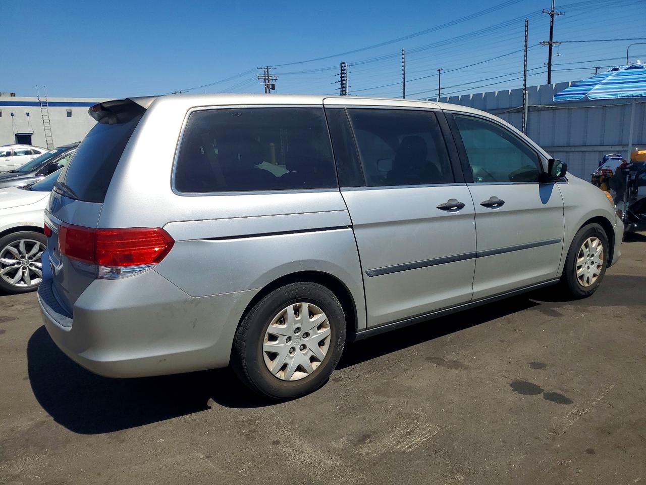 2009 Honda Odyssey Lx Silver vin: 5FNRL38269B028387
